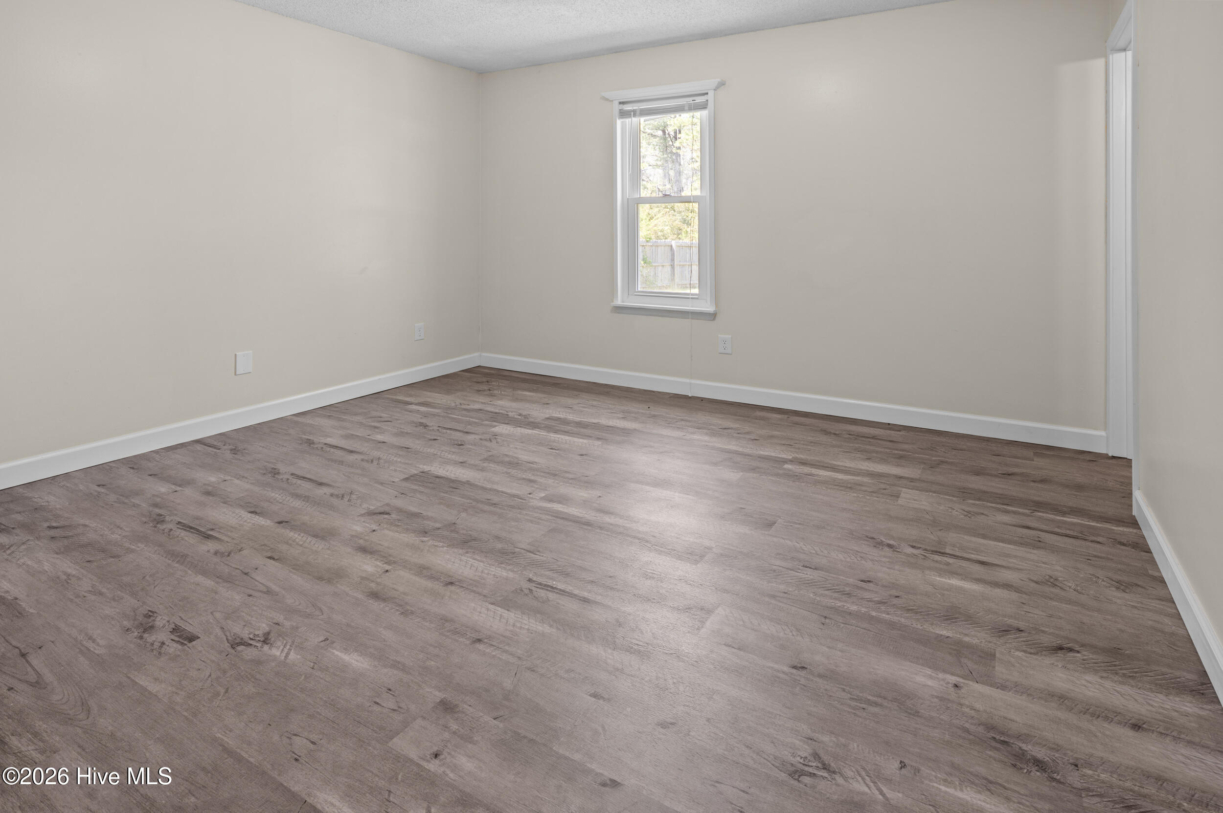 100564670 | Photo 21