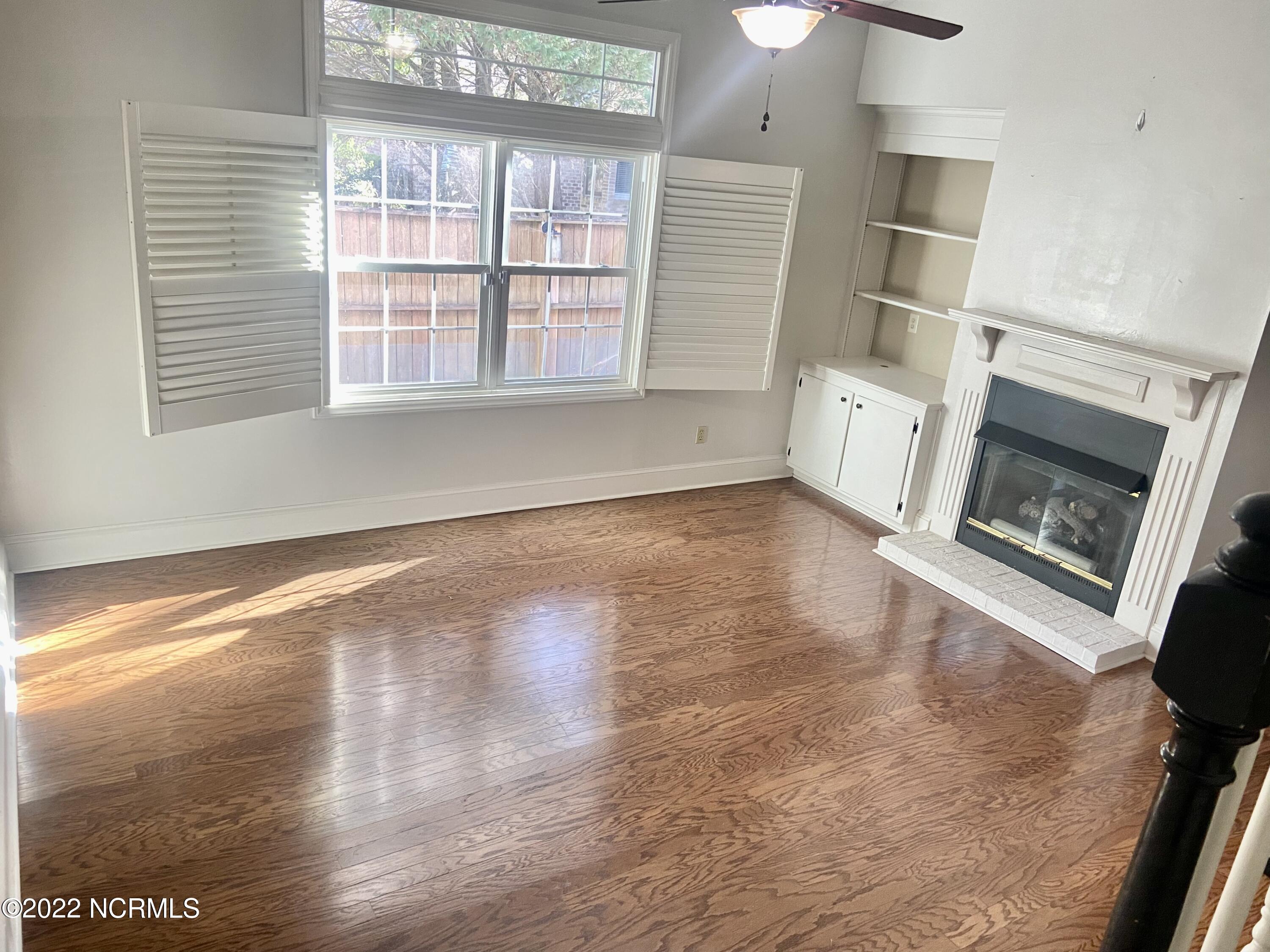 2050F092-721F-4DED-AC61-037395E9E567