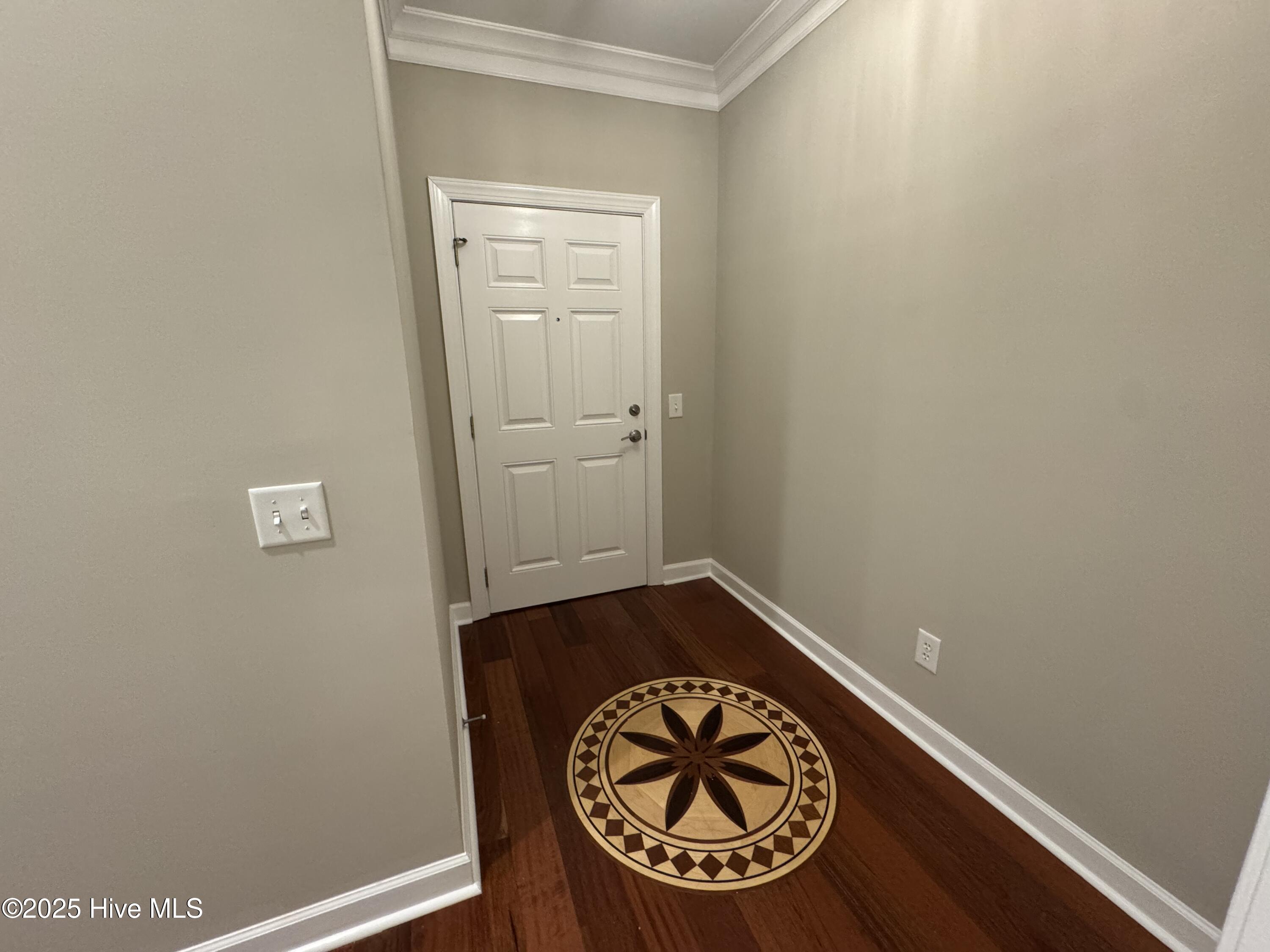 100515409 | Photo 18