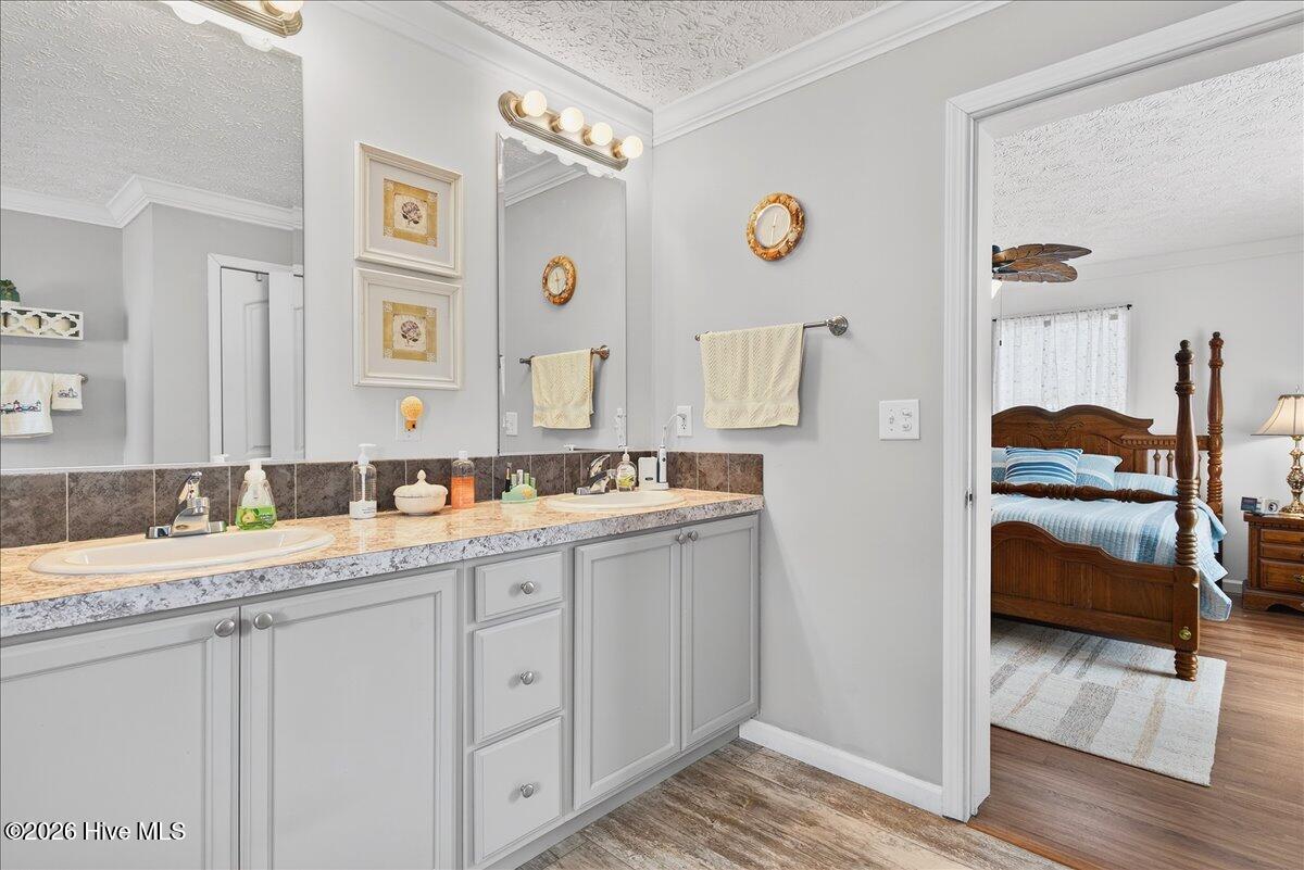 100552956 | Photo 23