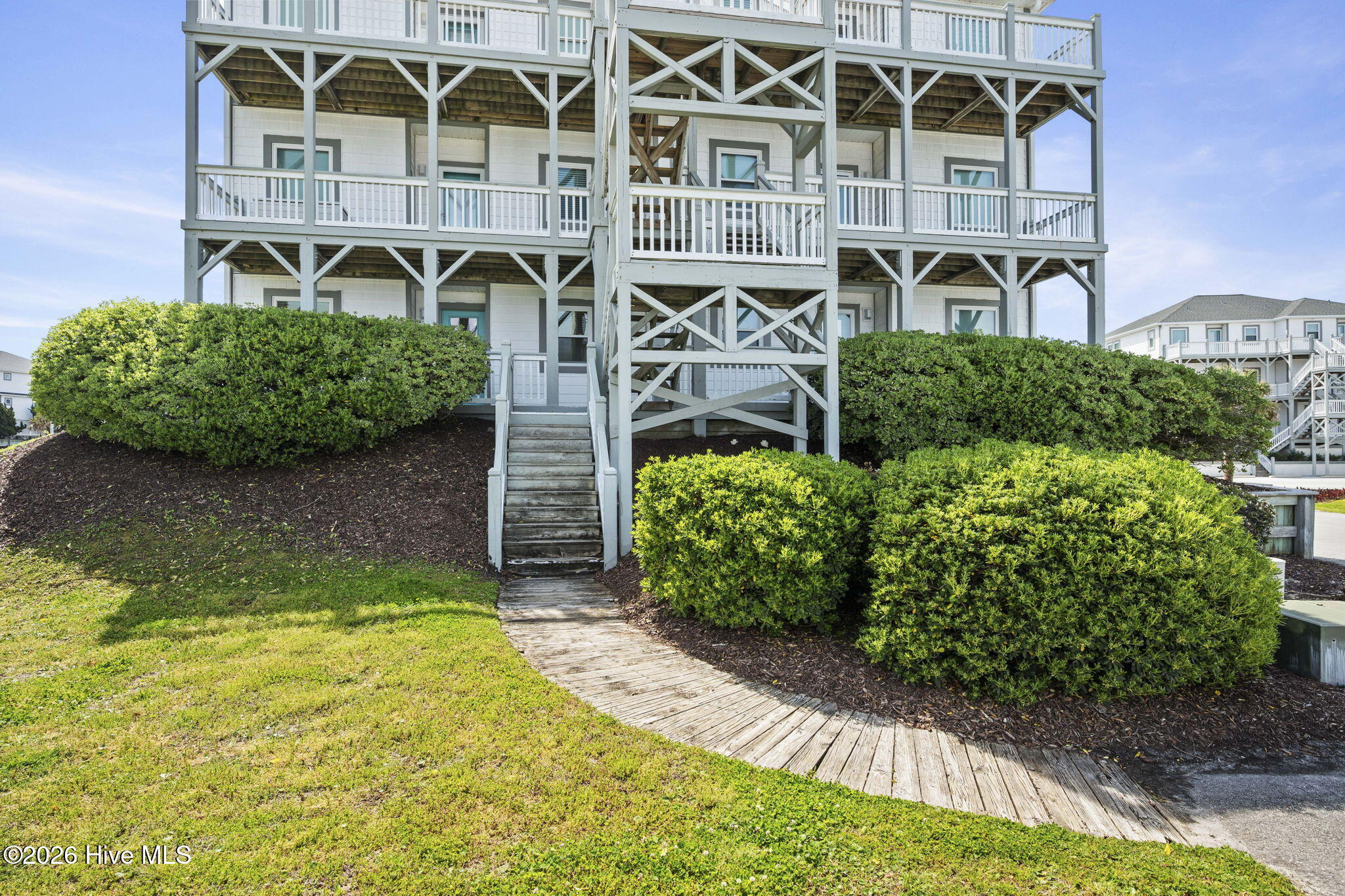 100566433 | Photo 48