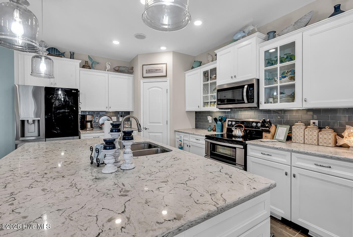 100553360 | Photo 14