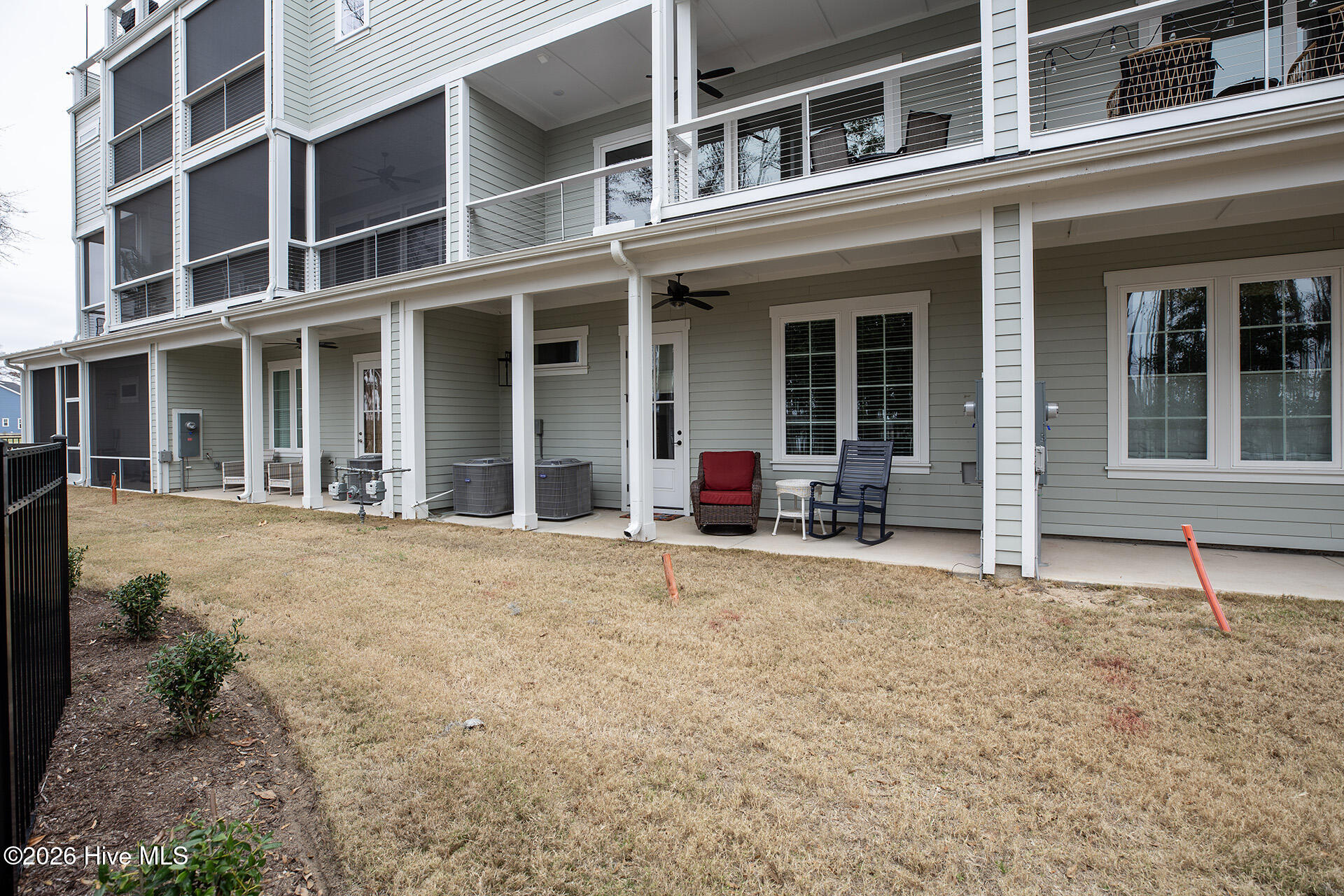 100563450 | Photo 53