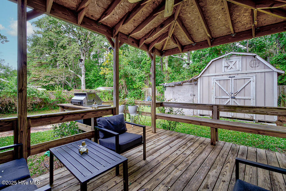 100536201 | Photo 18