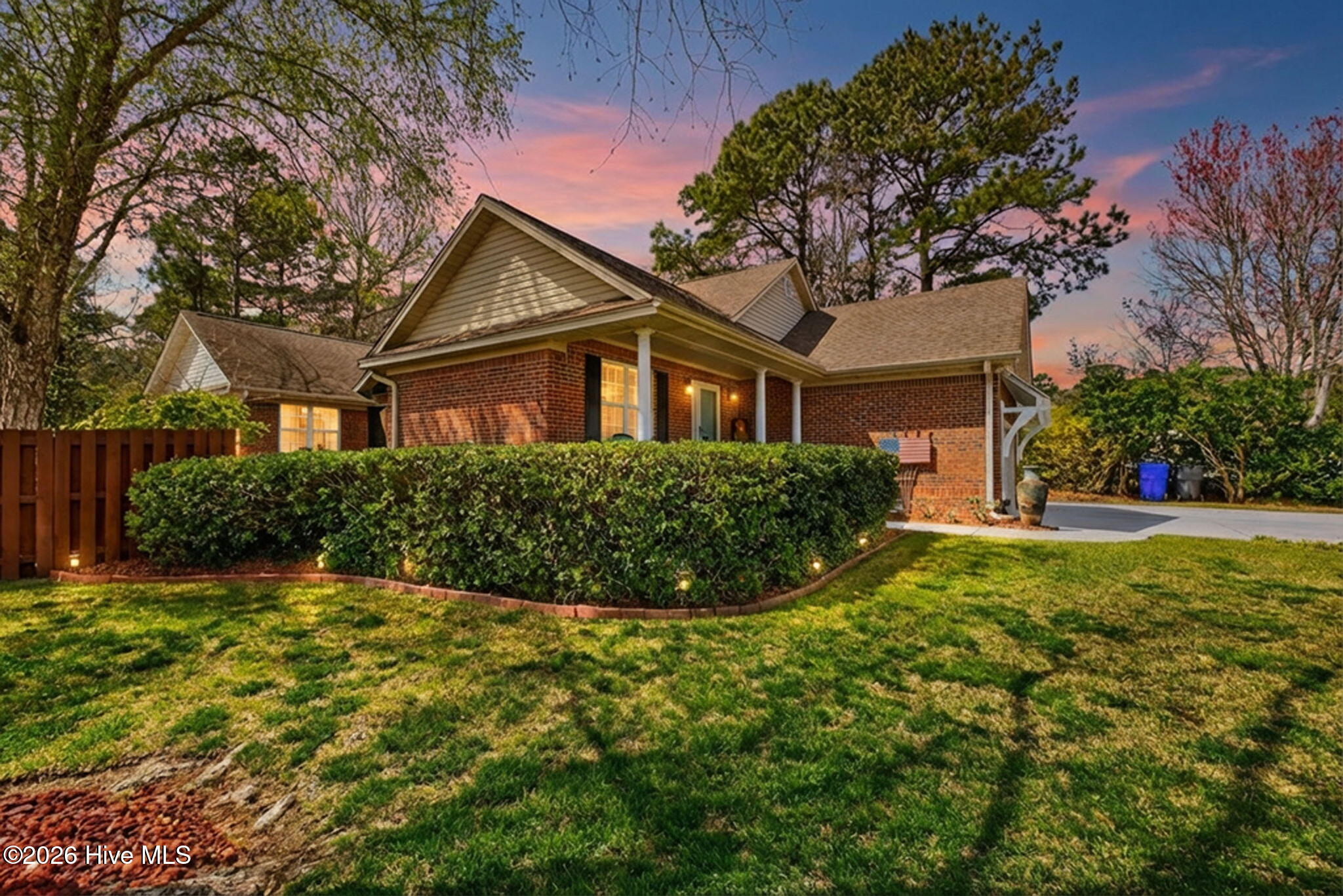 100562589 | Photo 17