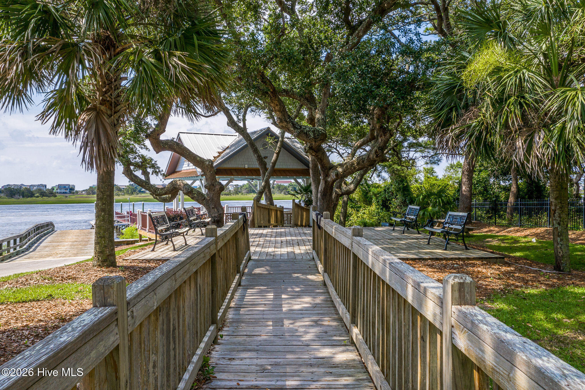 100548749 | Photo 24