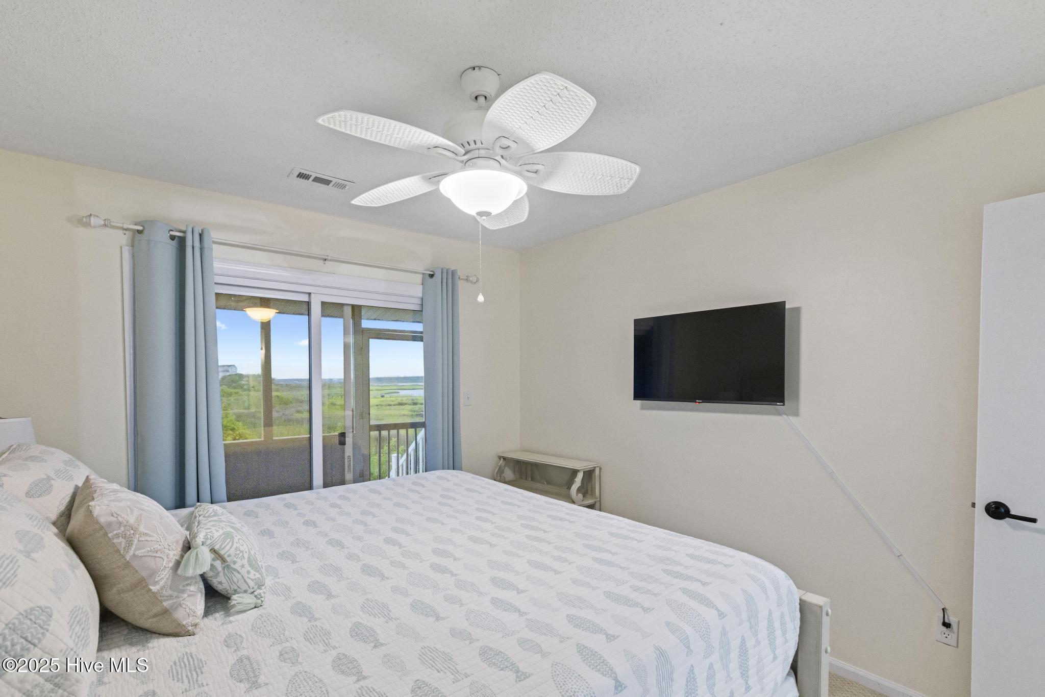 100525730 | Photo 24