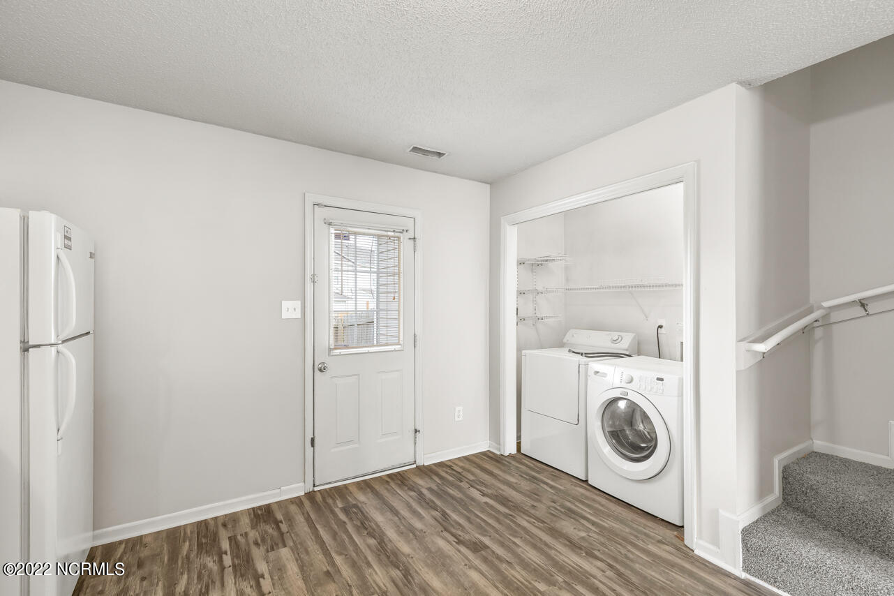 100553769 | Photo 13