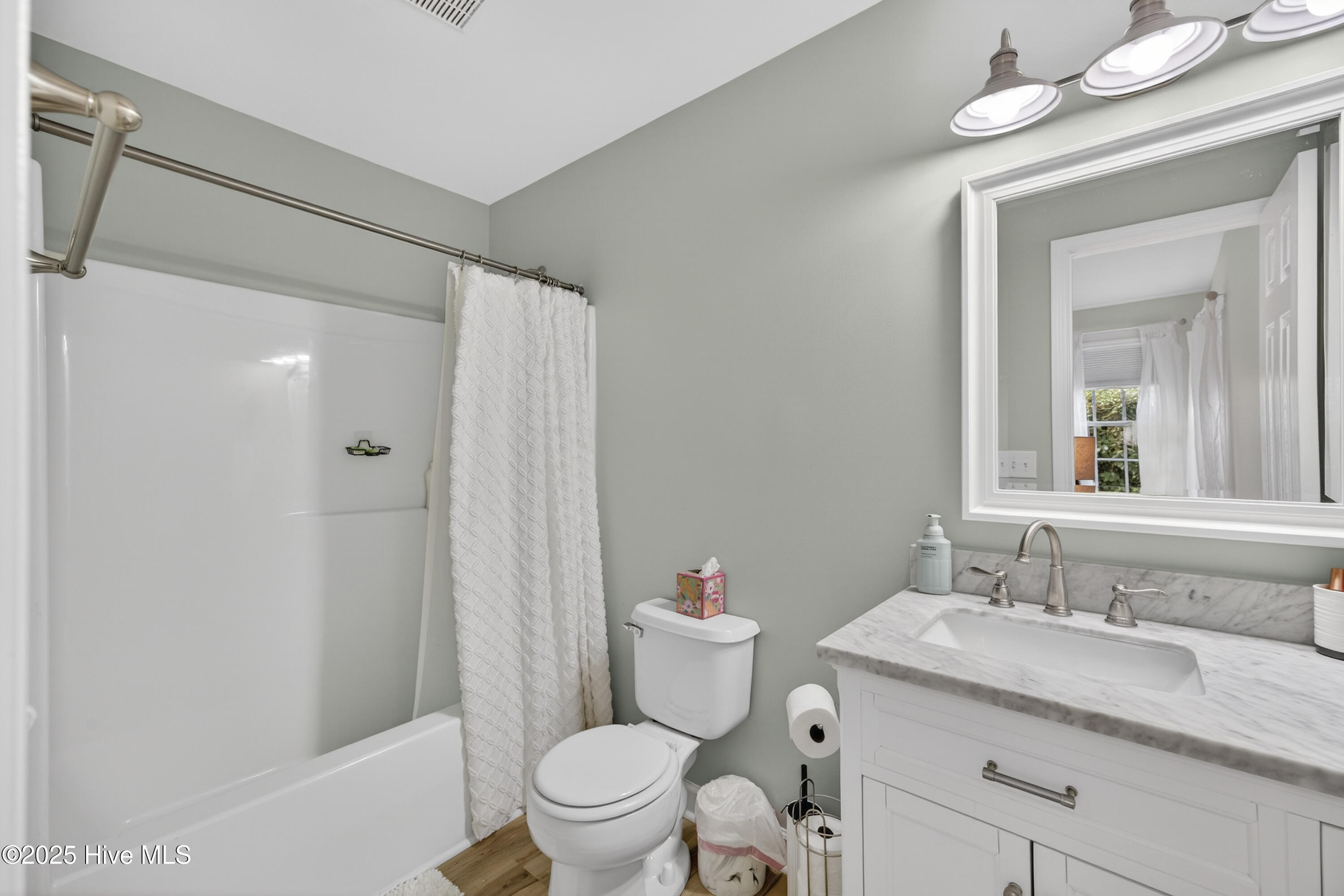 100558907 | Photo 26