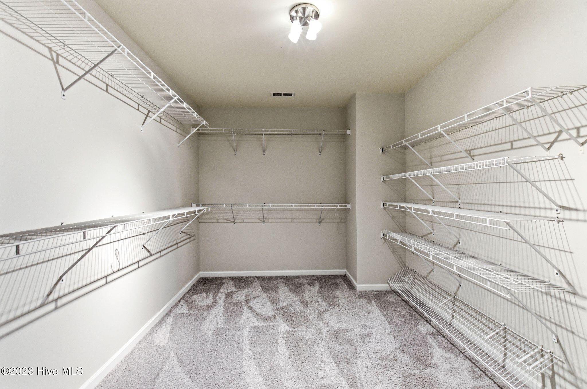 100566859 | Photo 41