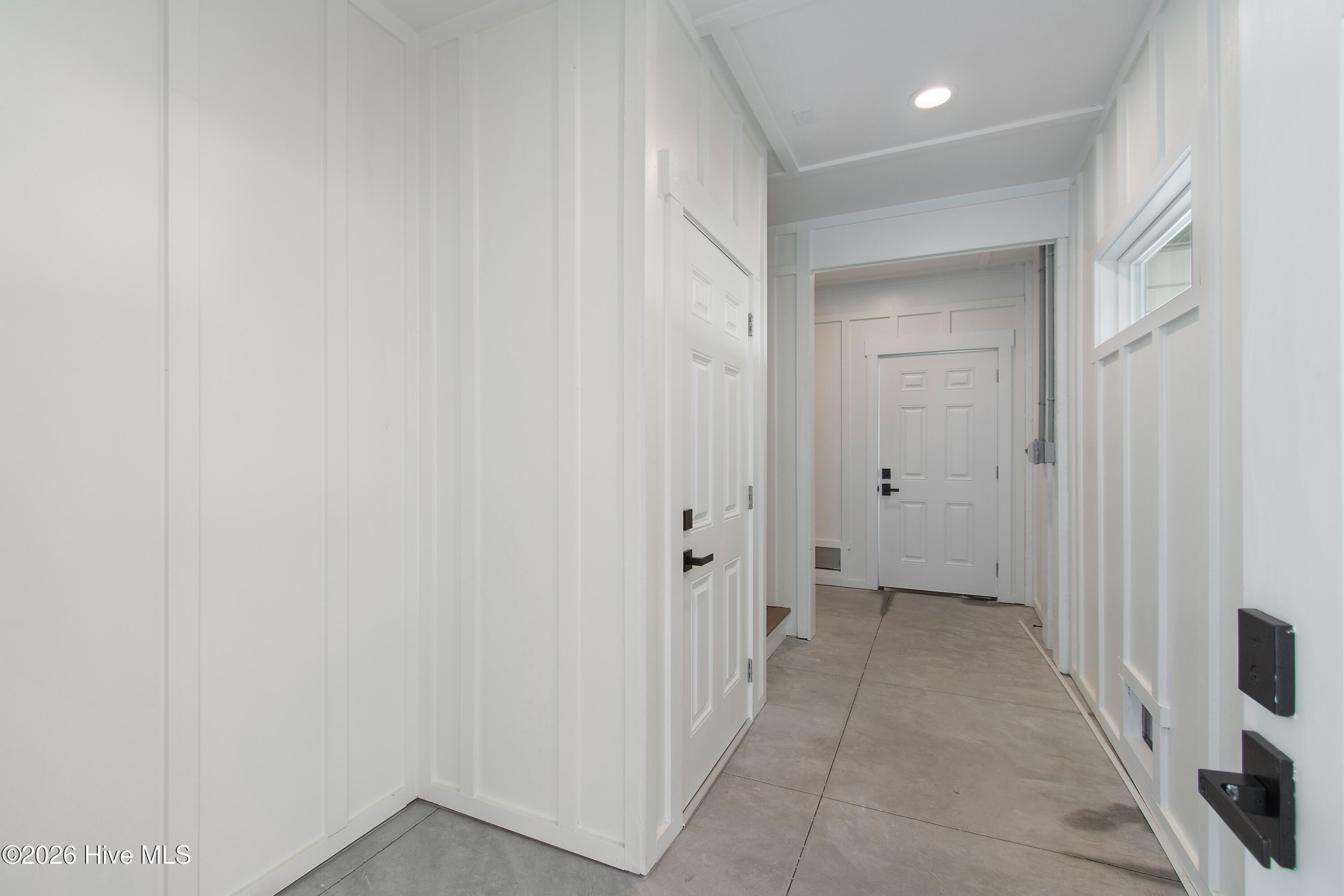 100525710 | Photo 28