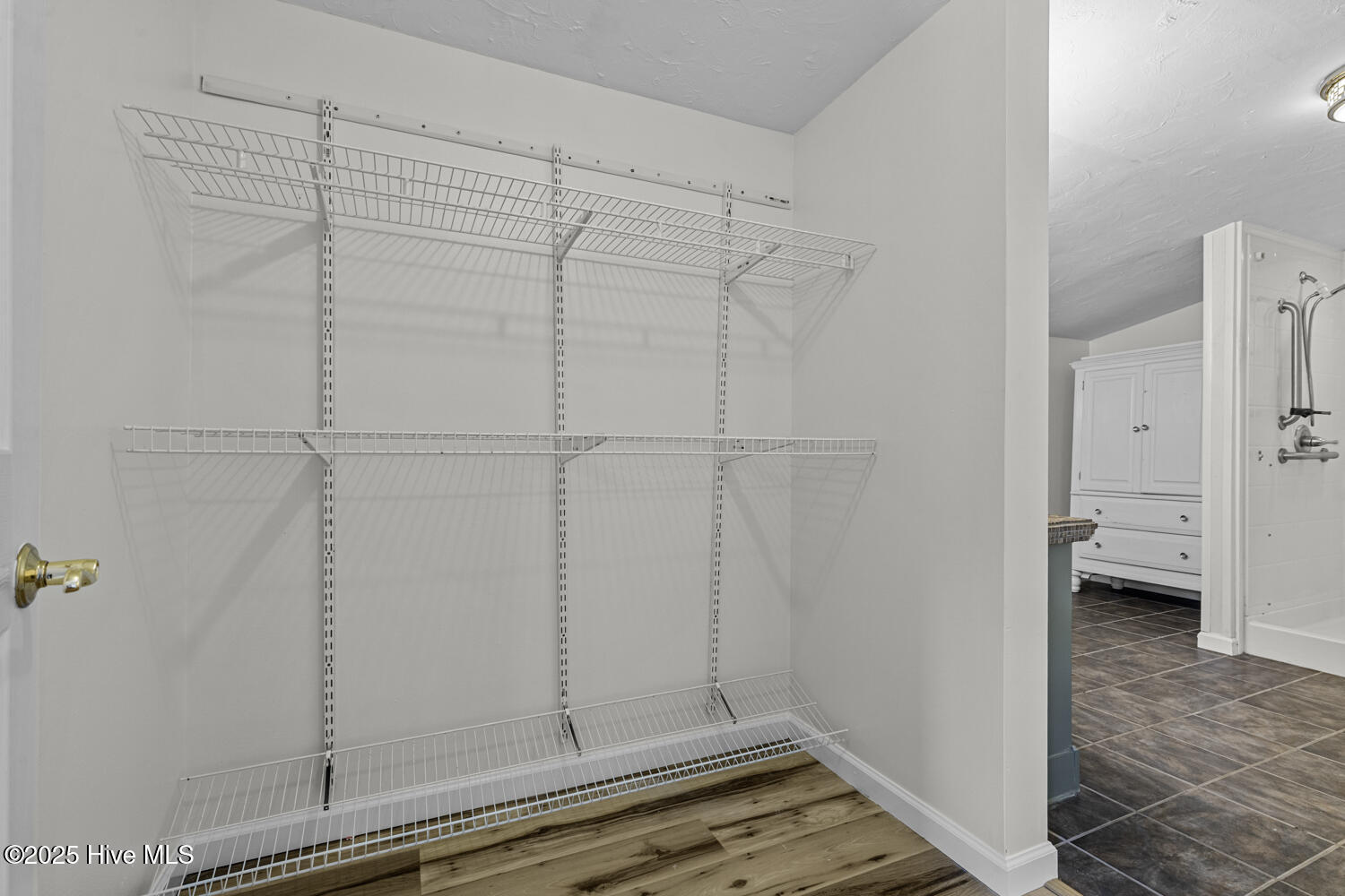 100531515 | Photo 22