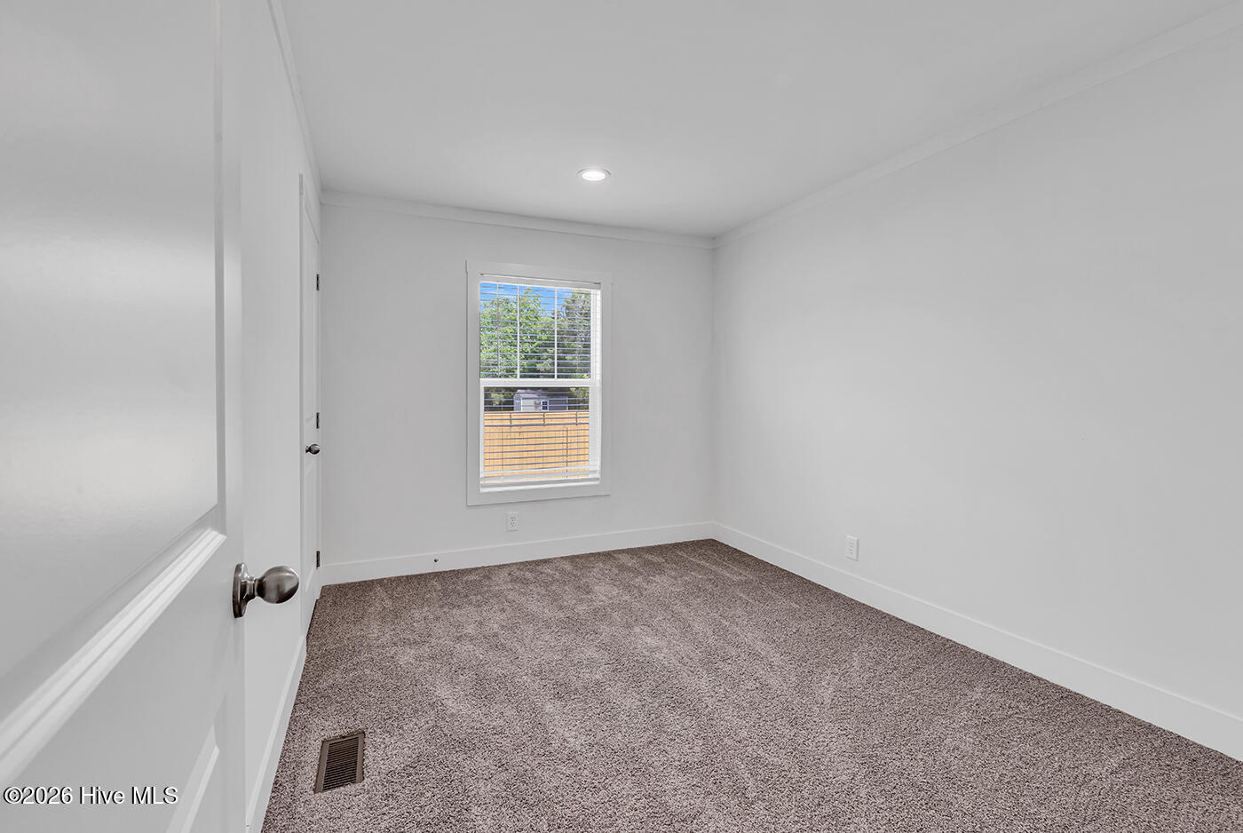 100558273 | Photo 20