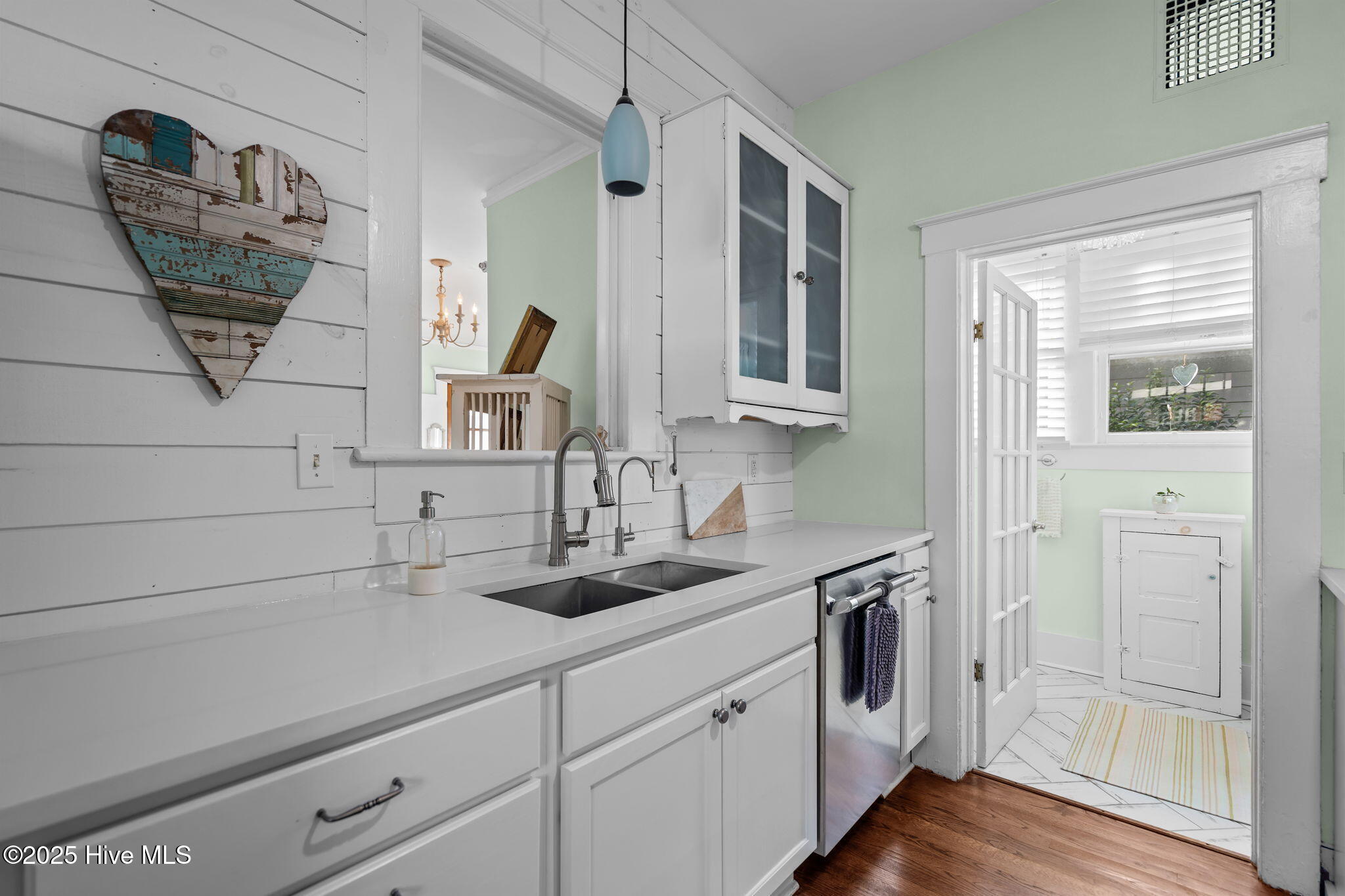 100546633 | Photo 13