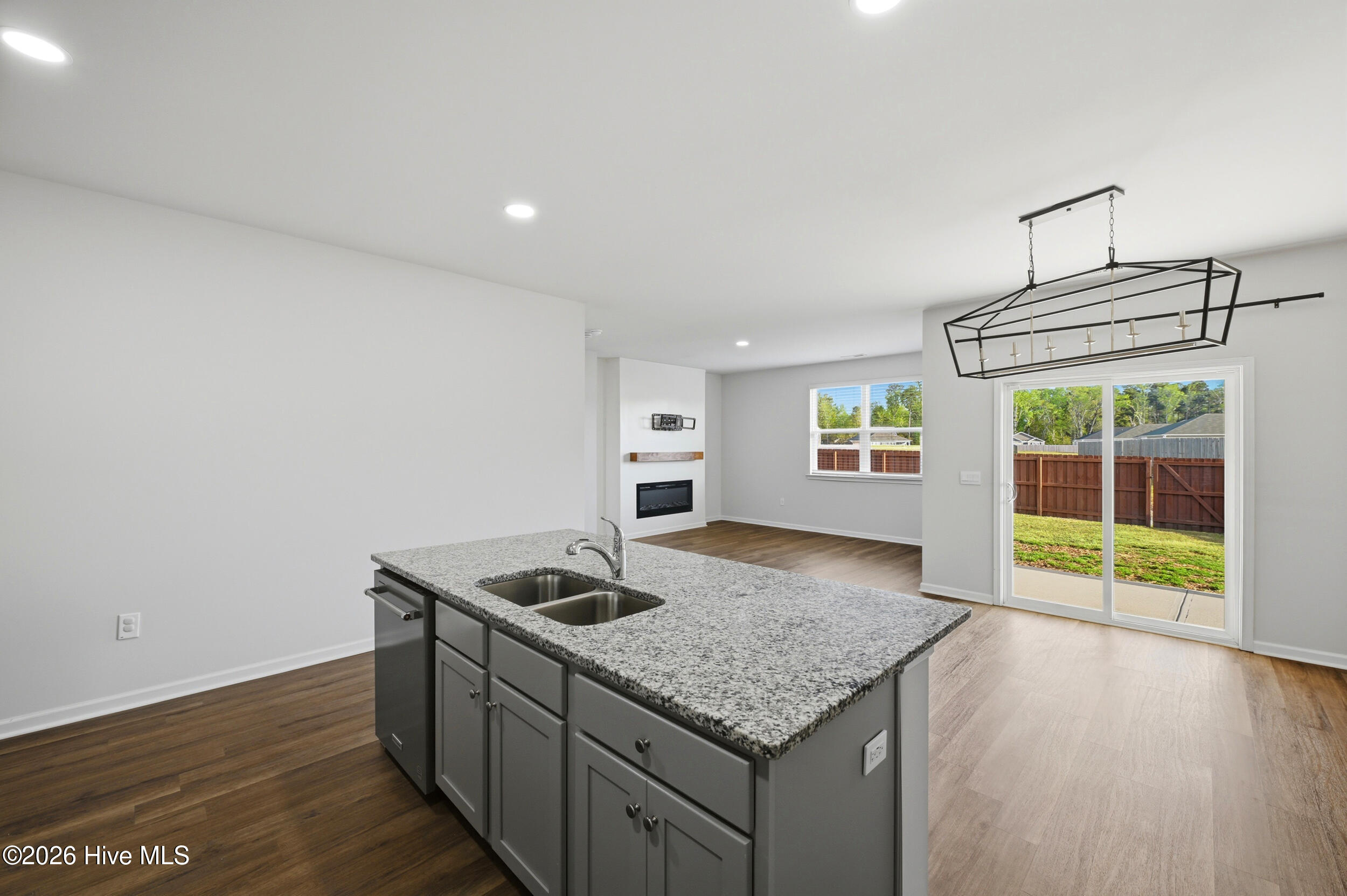 100563269 | Photo 10