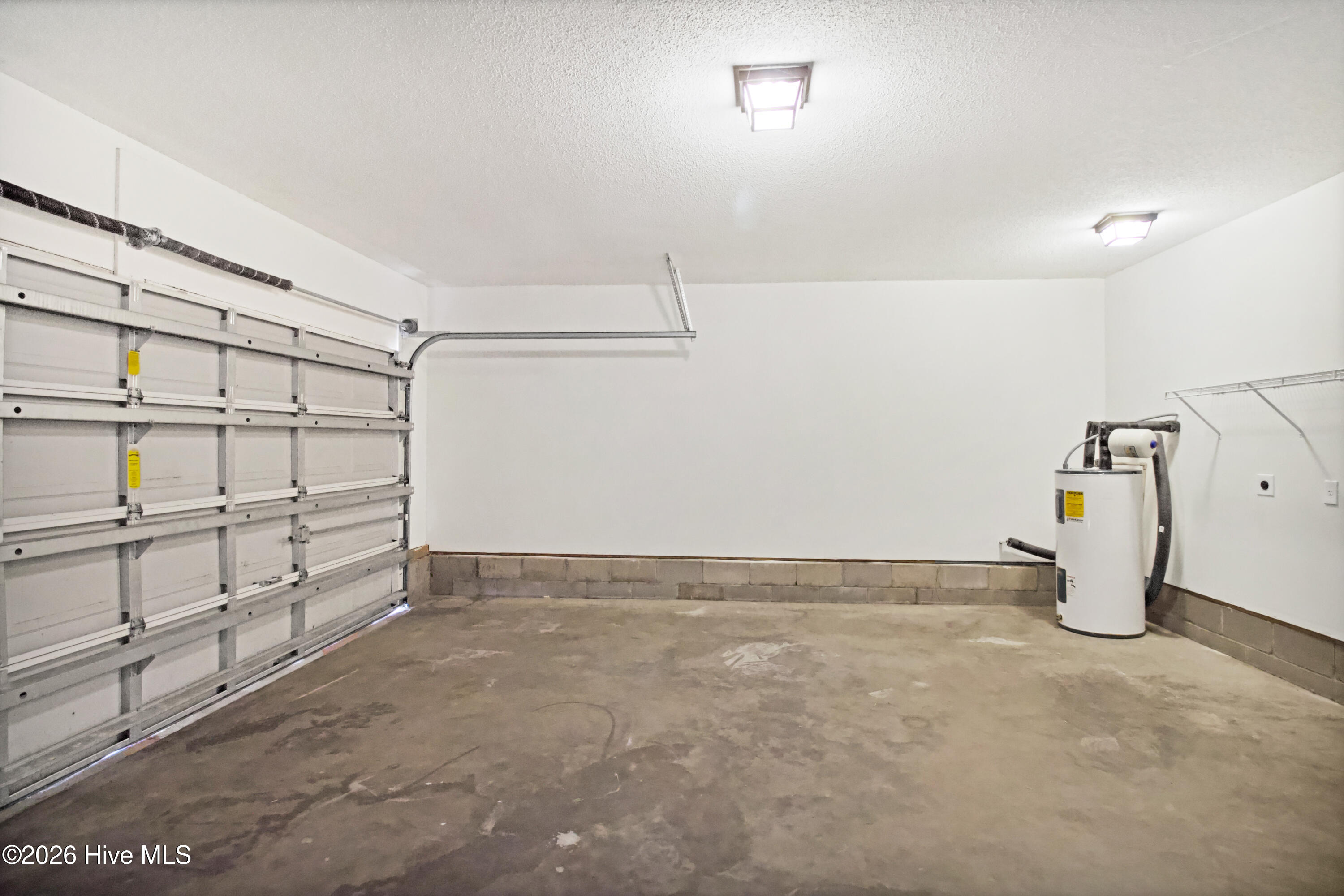 100556649 | Photo 25