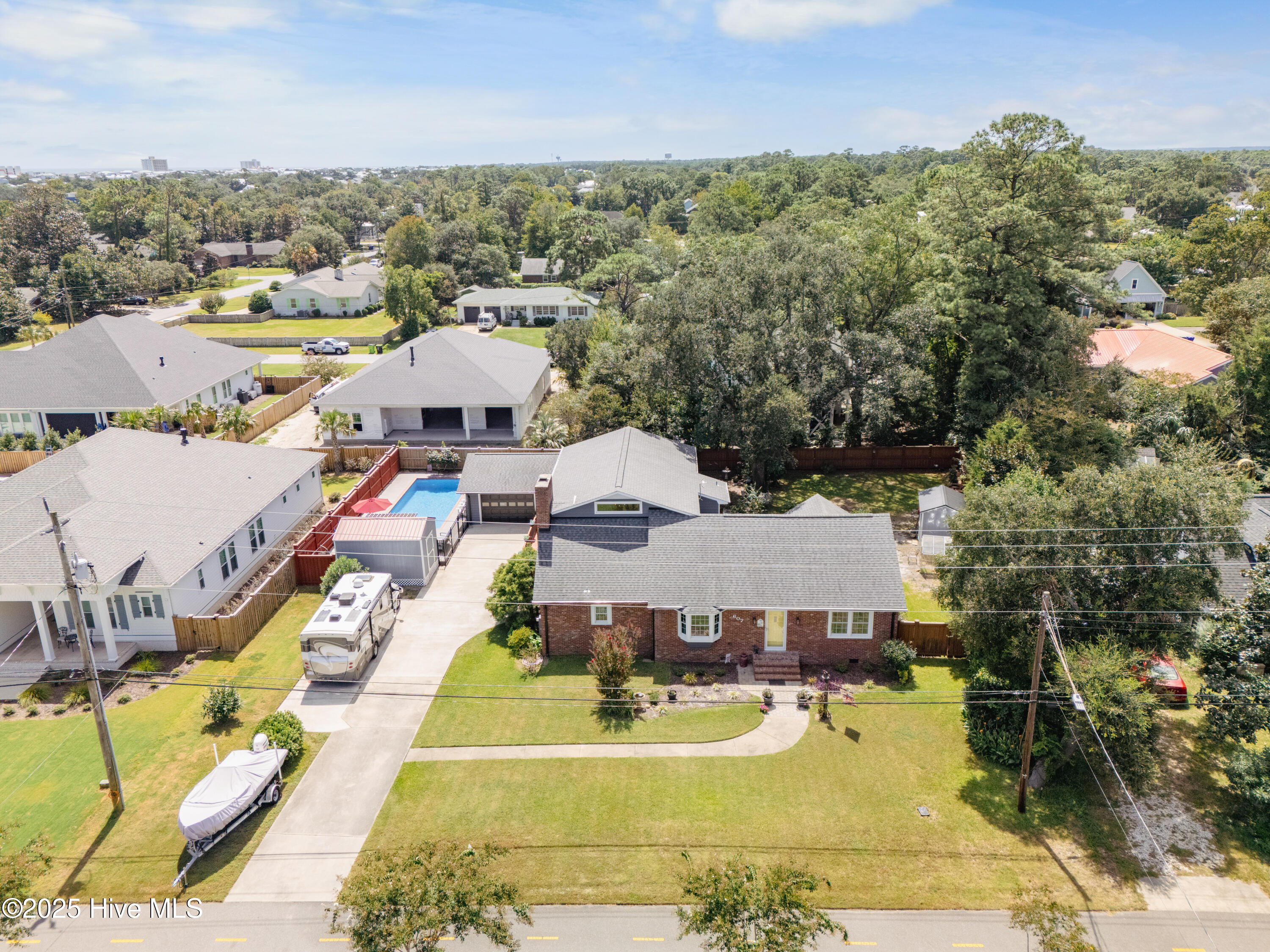 100557788 | Photo 73