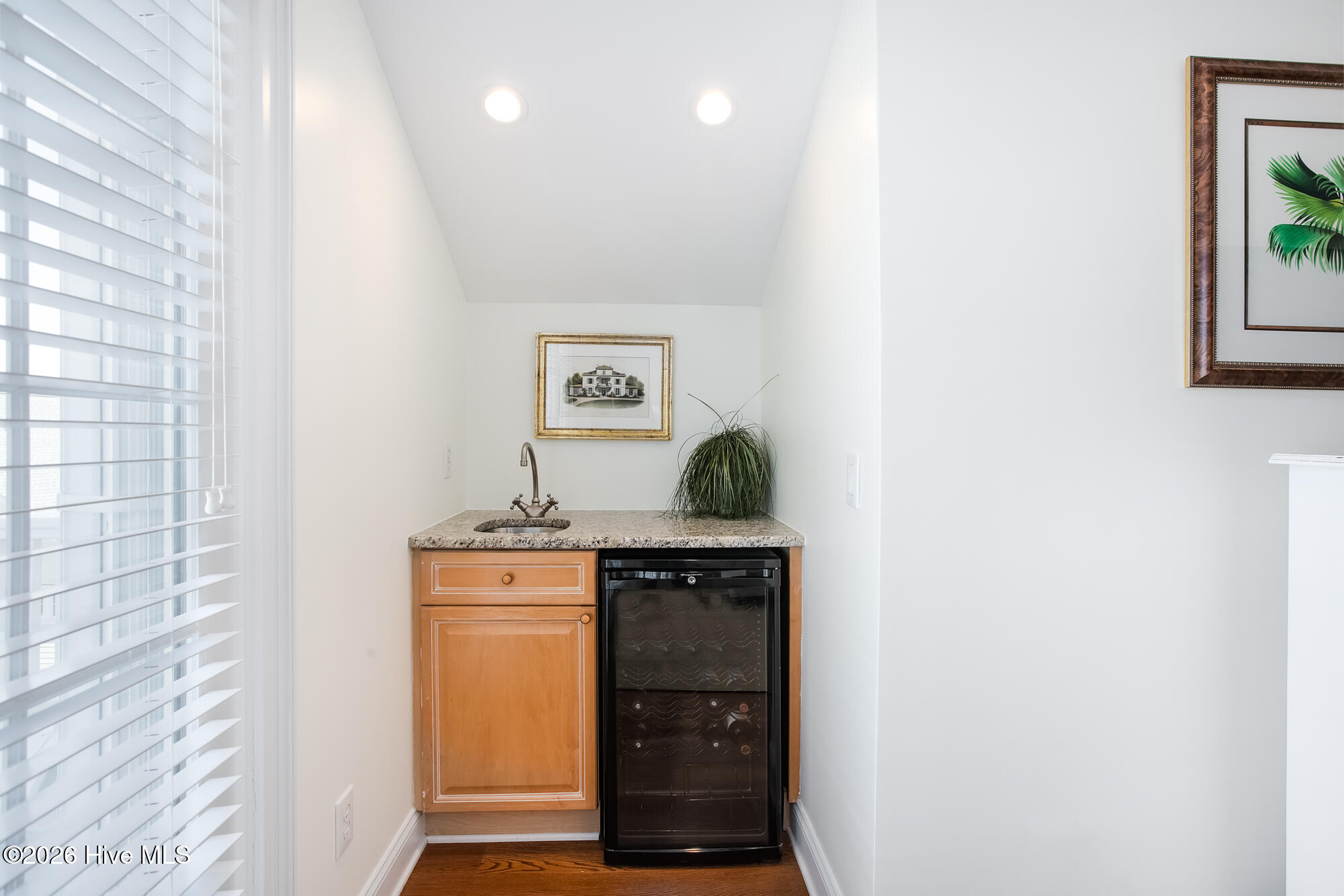 100555453 | Photo 38