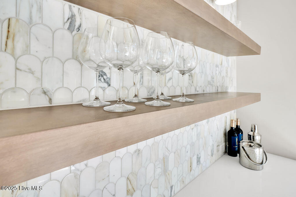 100529674 | Photo 50