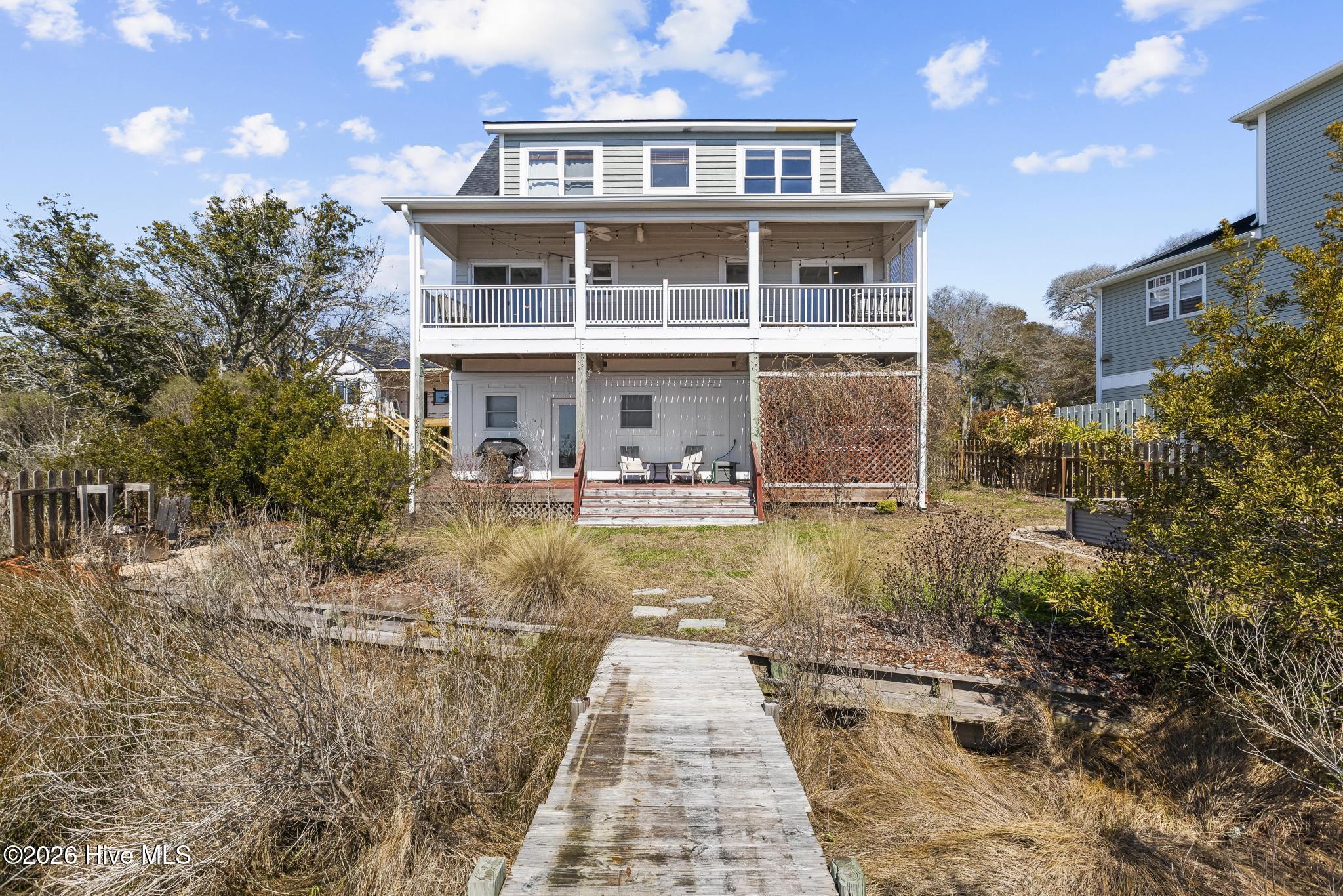 100557619 | Photo 43