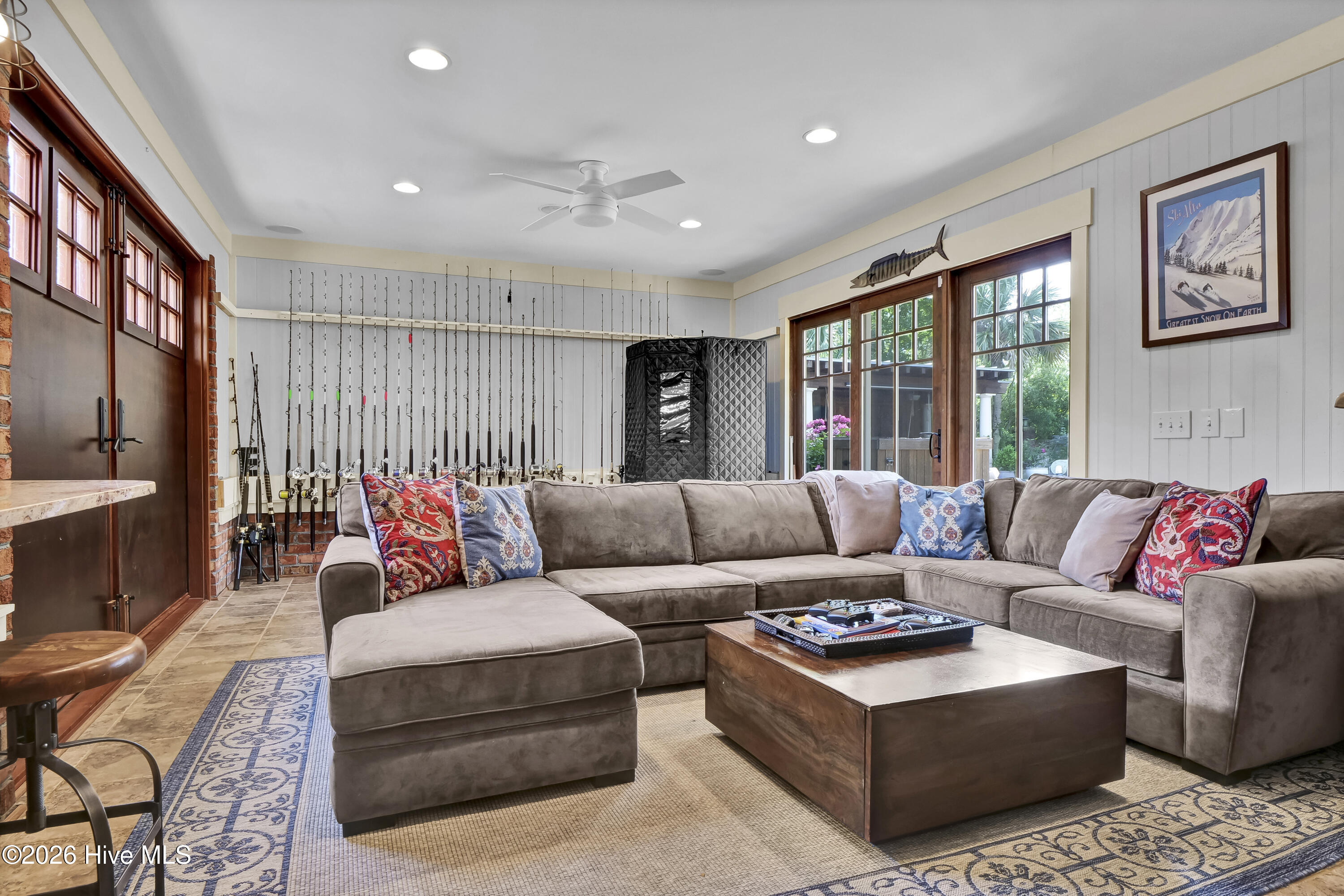 100552686 | Photo 45