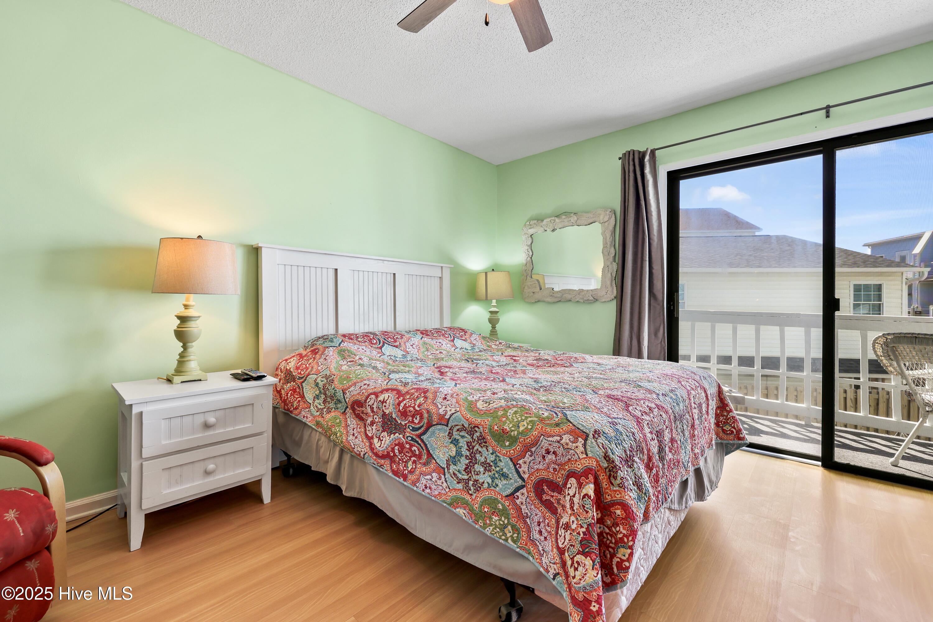 1717 Carolina Beach Avenue N 2a, Carolina Beach, NC 28428 – photo 19: Photo Mar 08 2025, 14 19 47