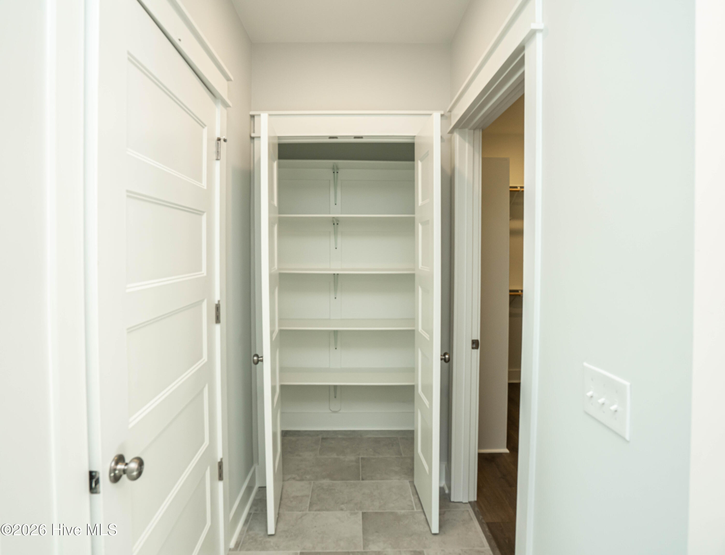 100553320 | Photo 28