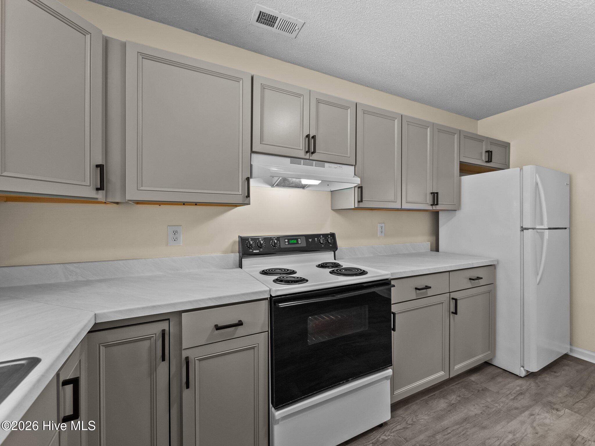 100559229 | Photo 13