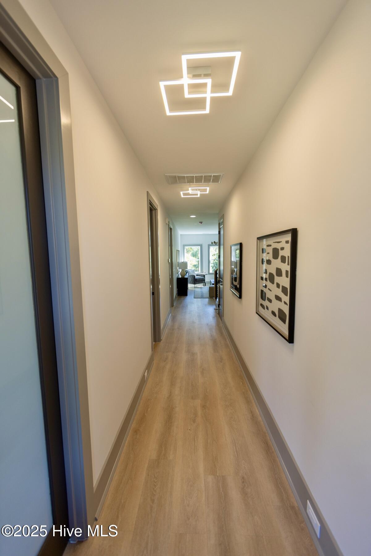 100508502 | Photo 11