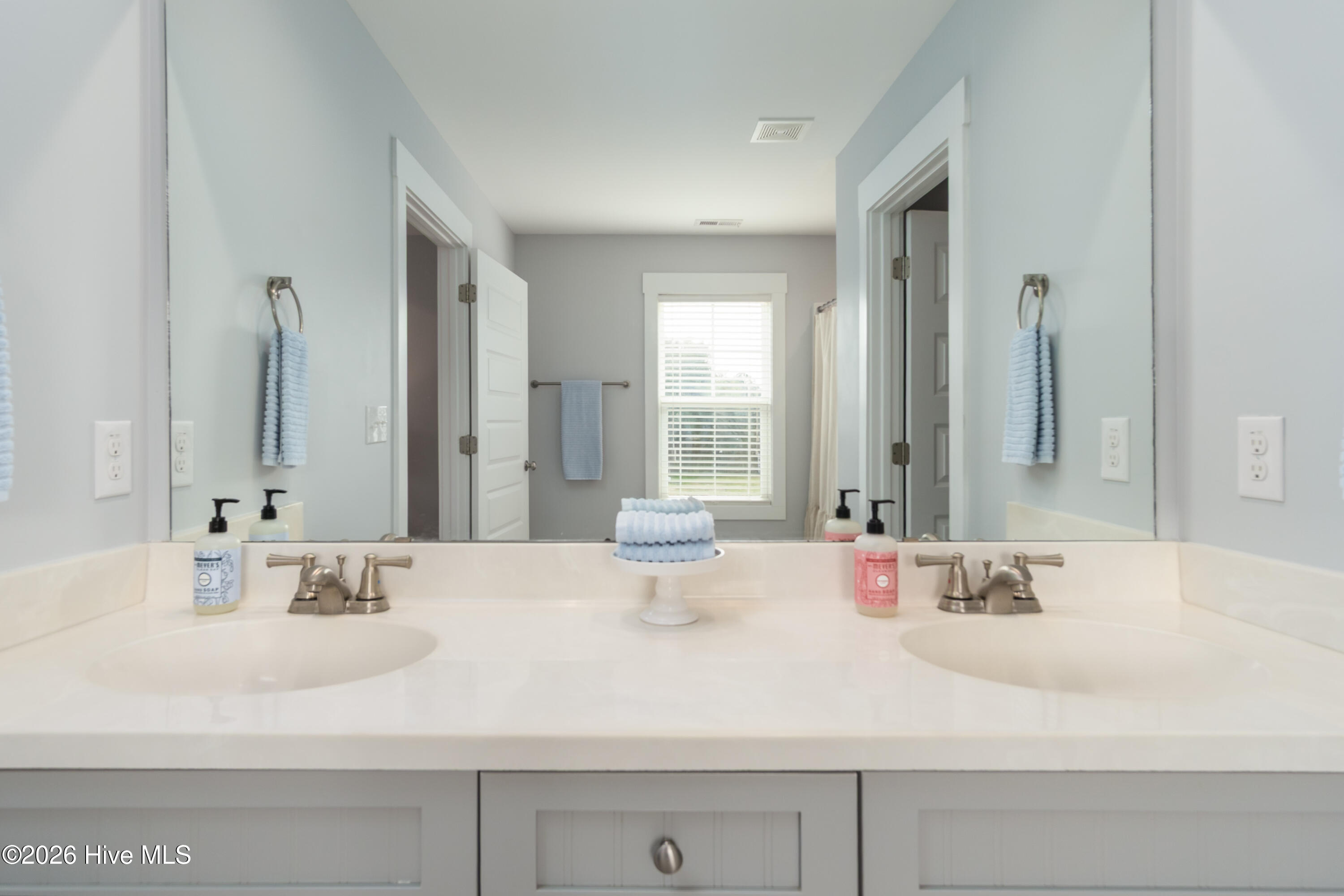 100558497 | Photo 34