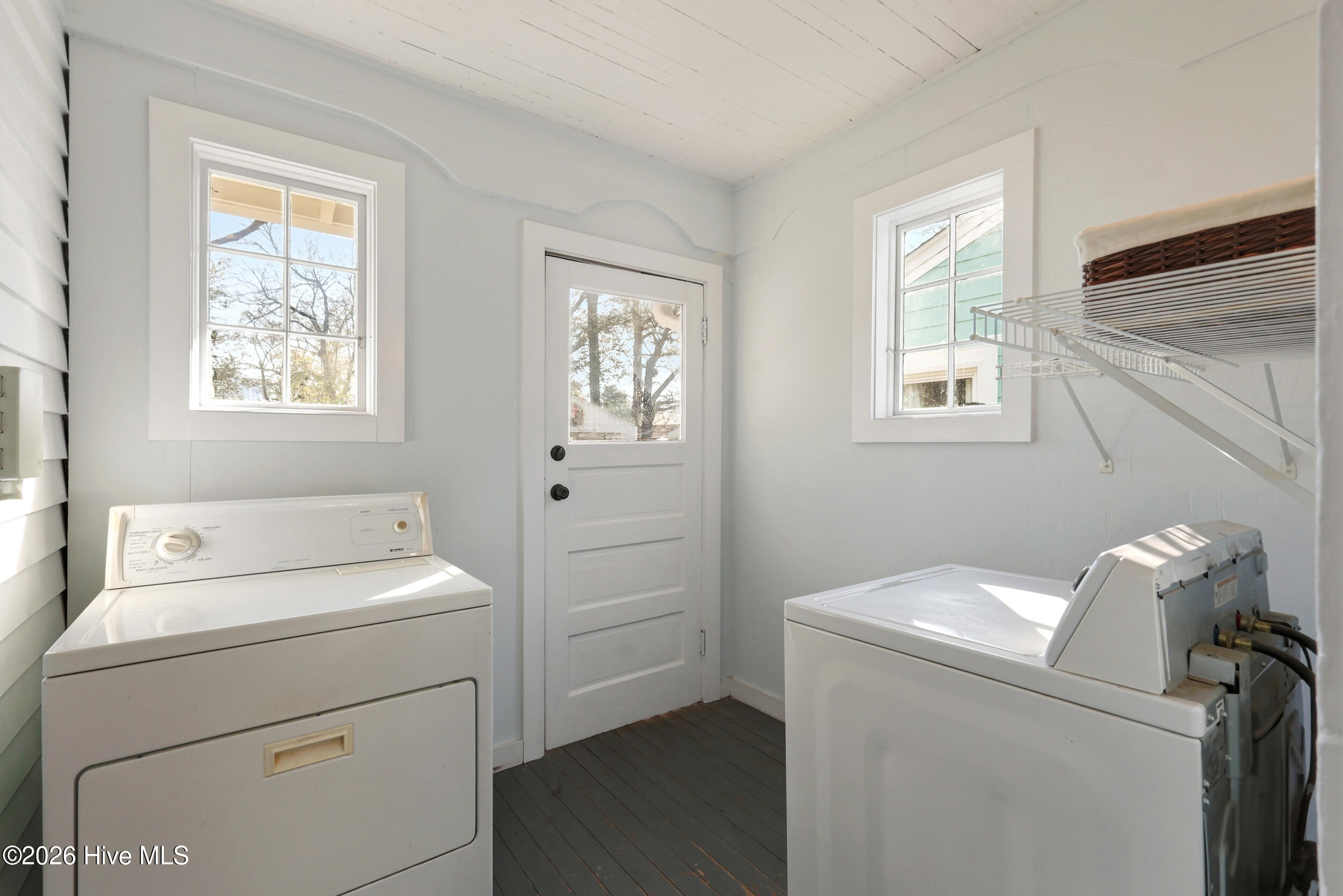 100562398 | Photo 26