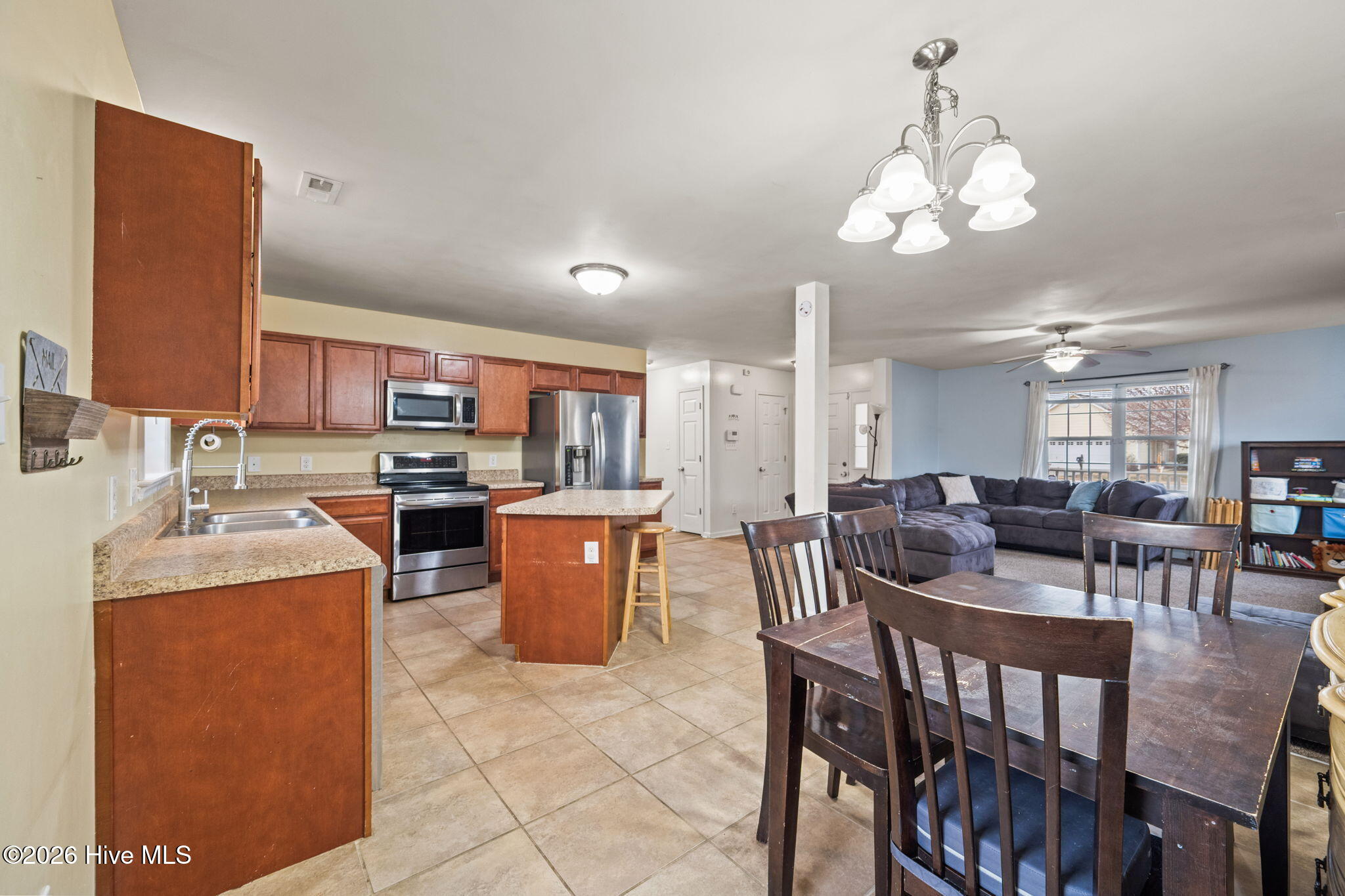 100554130 | Photo 15