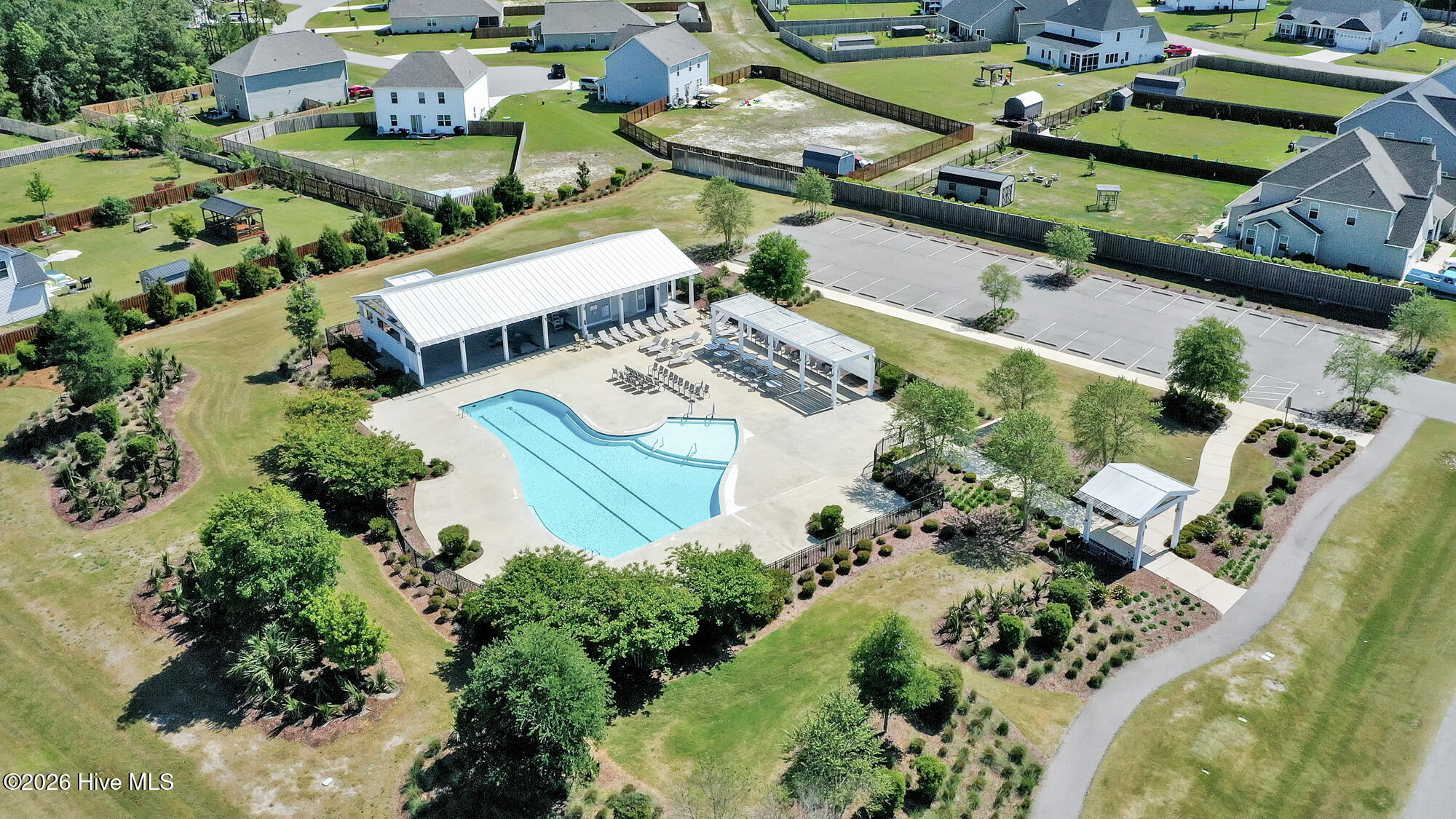 100547709 | Photo 50