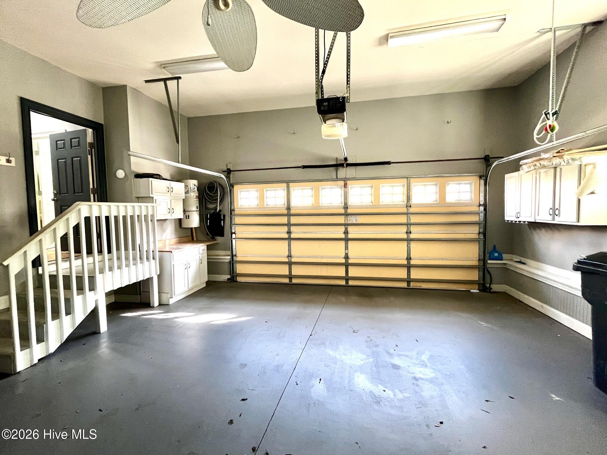 100566129 | Photo 38