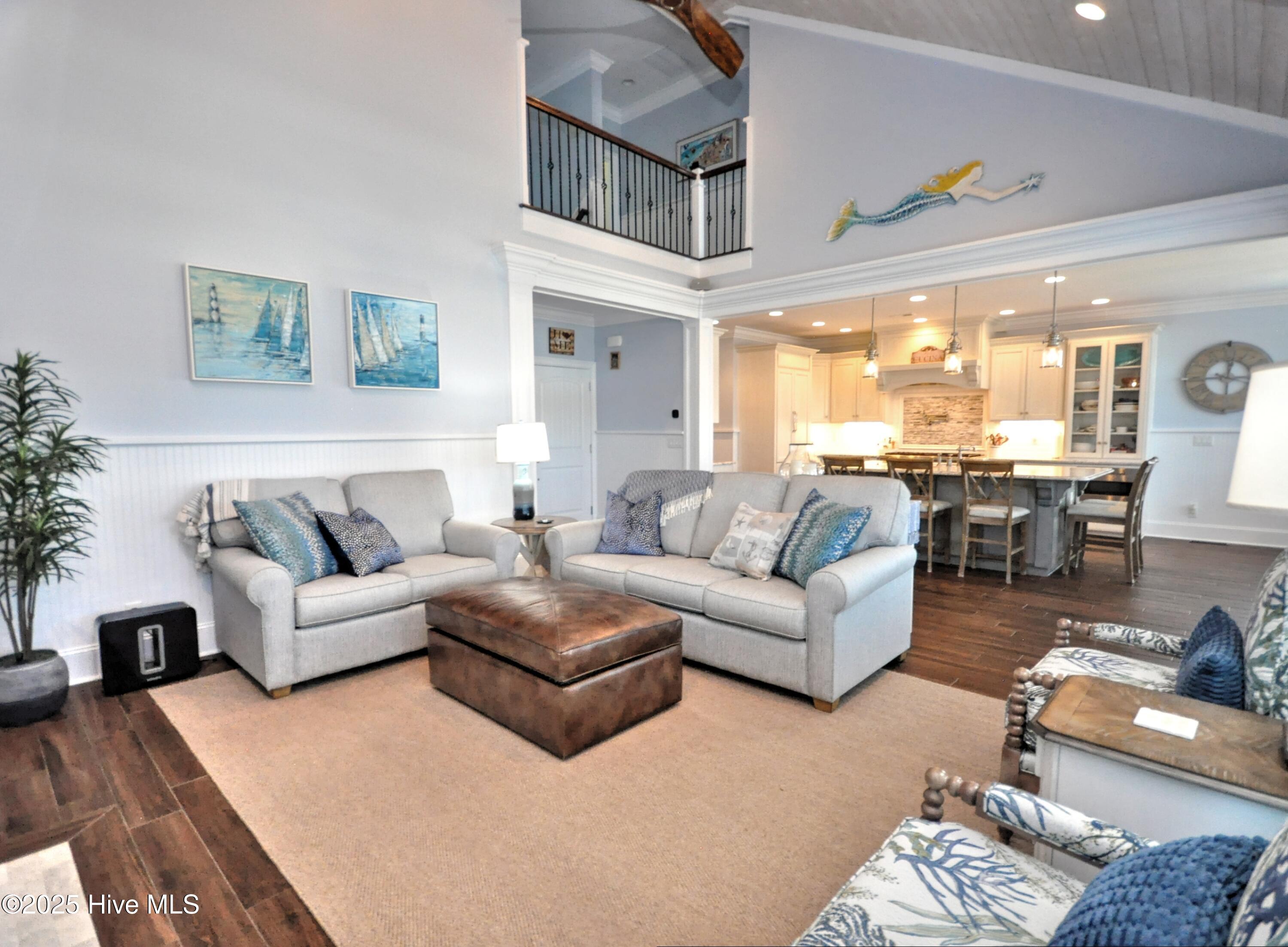 100533074 | Photo 11