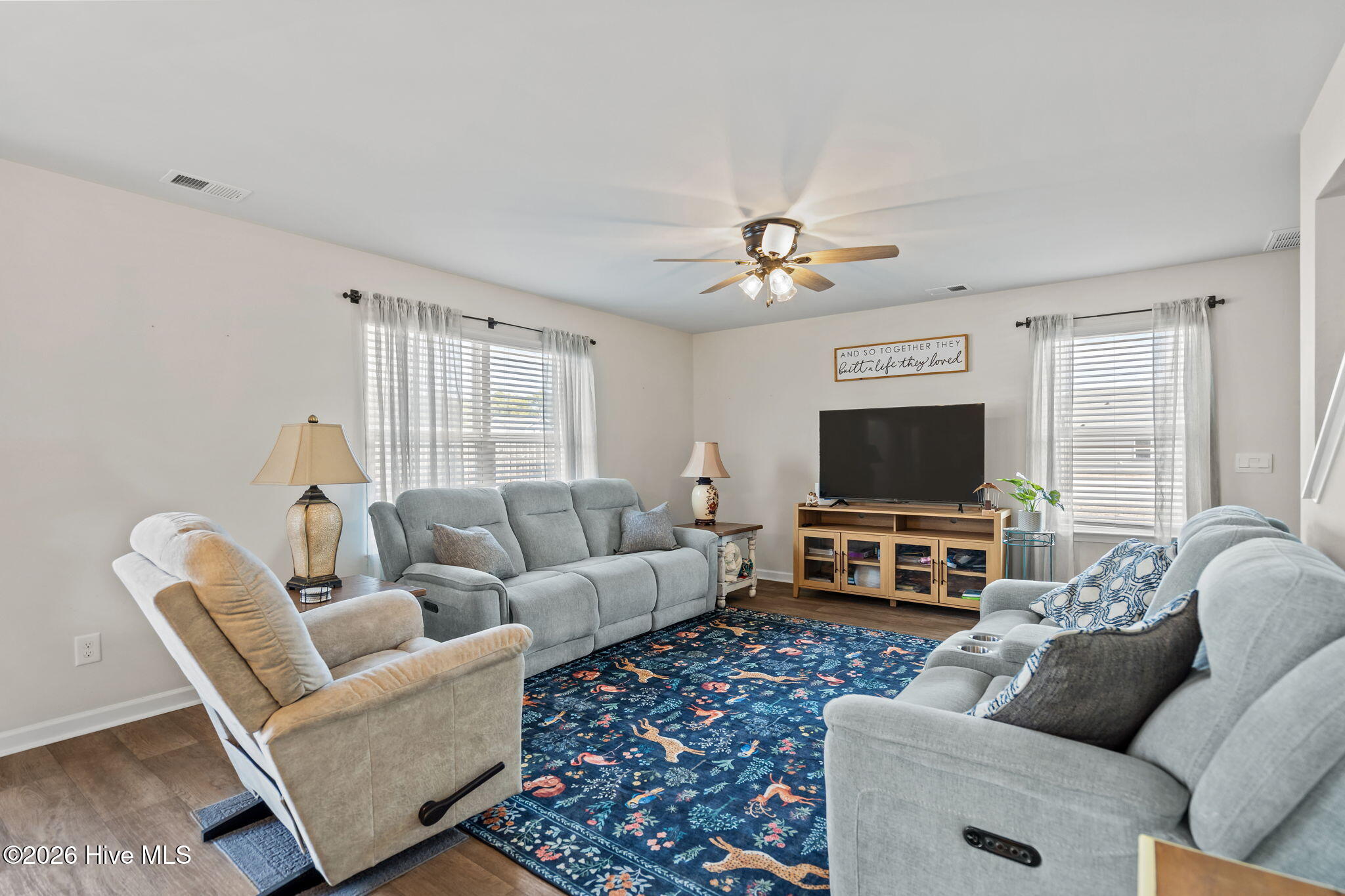 100554763 | Photo 12