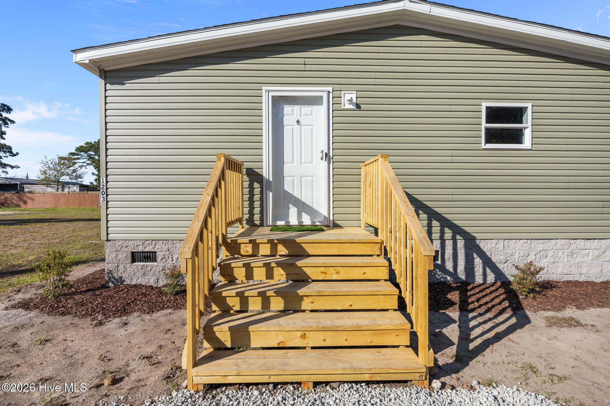 100561520 | Photo 31