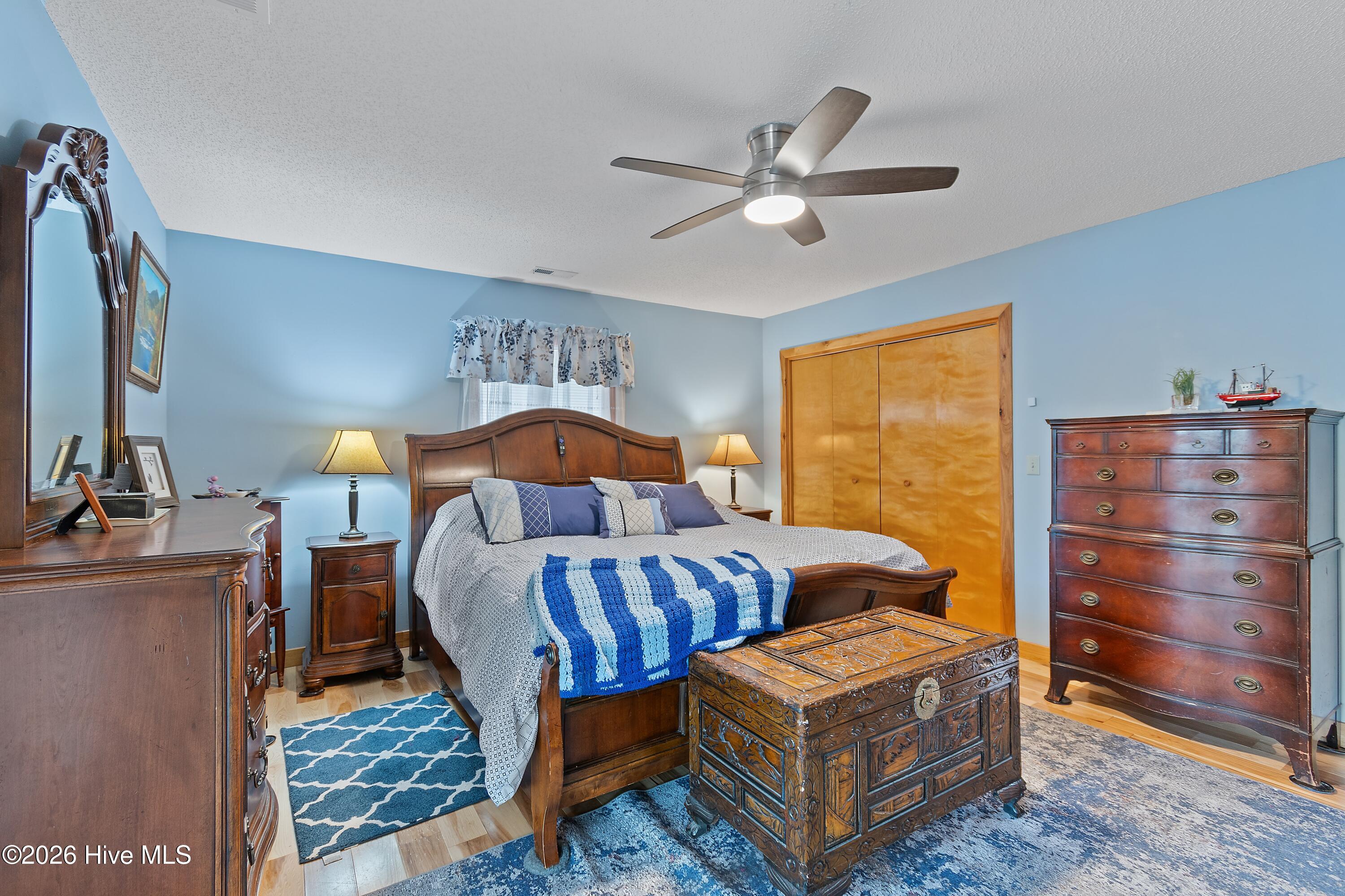 100564925 | Photo 18