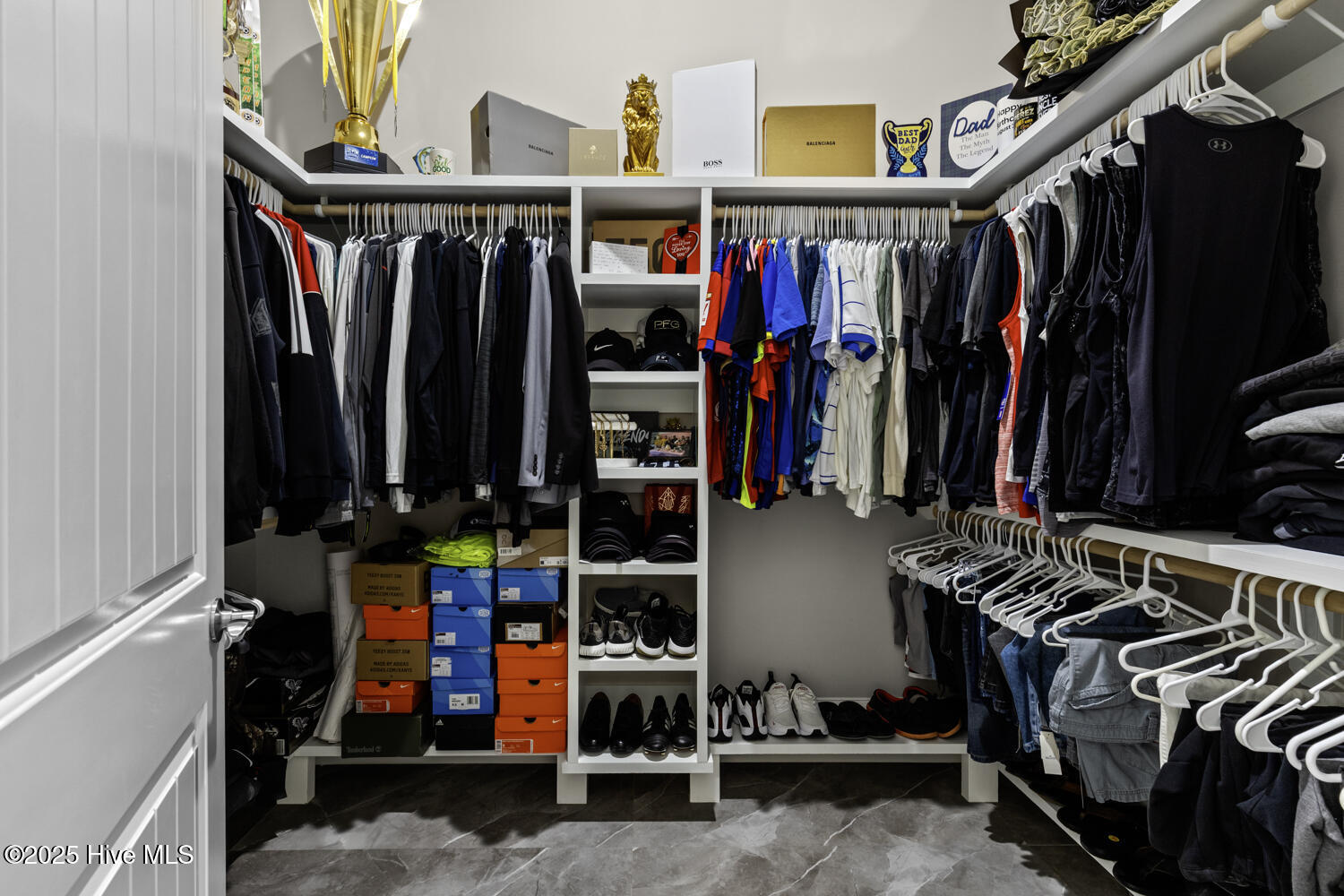 100546022 | Photo 45