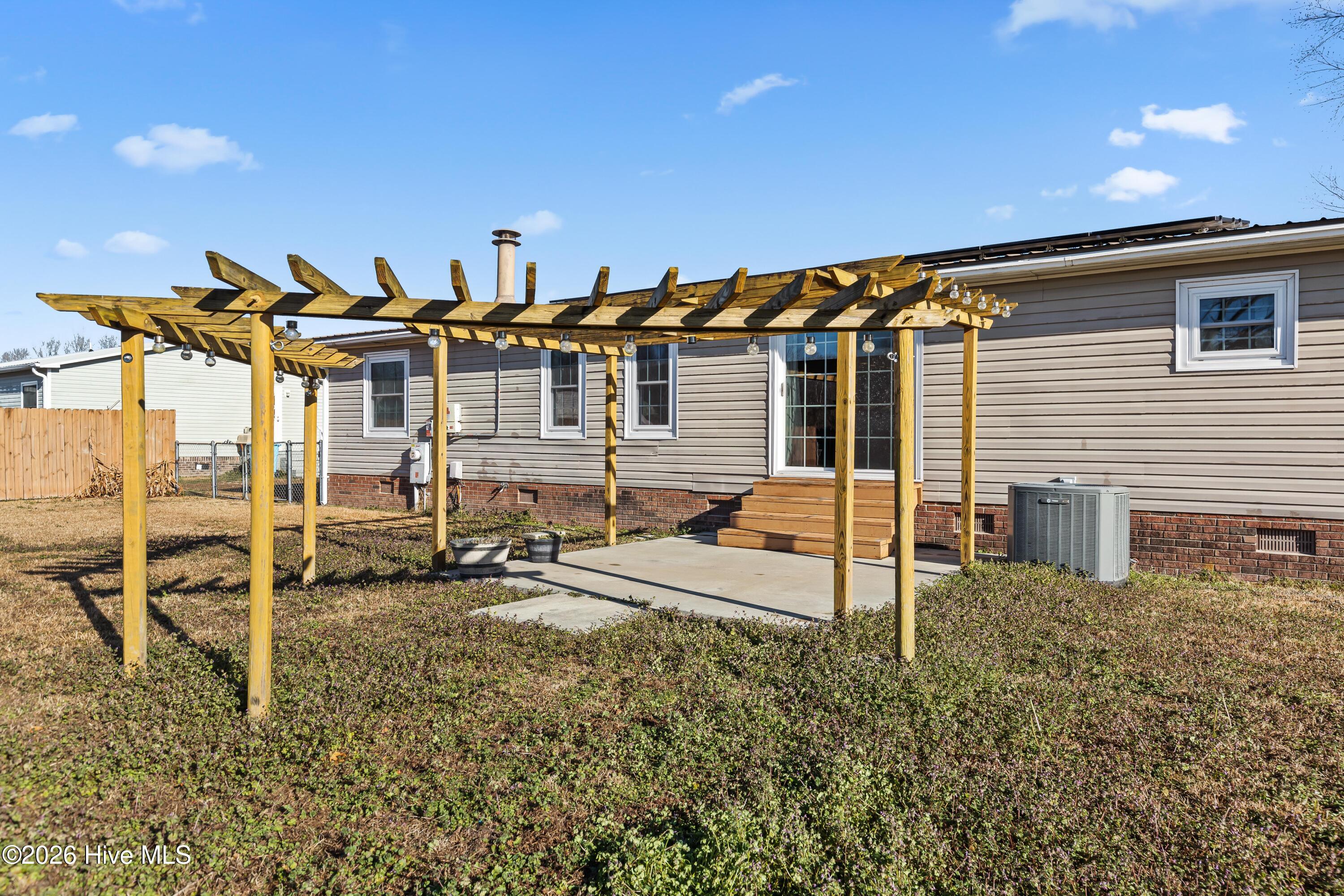 100551408 | Photo 36