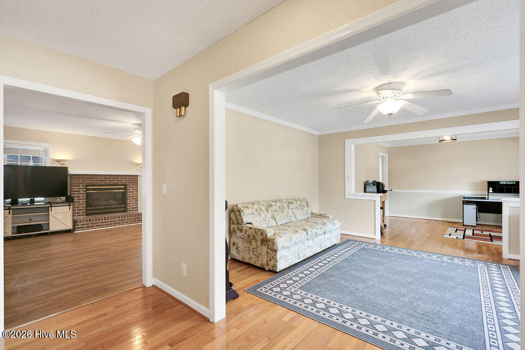 100551760 | Photo 11