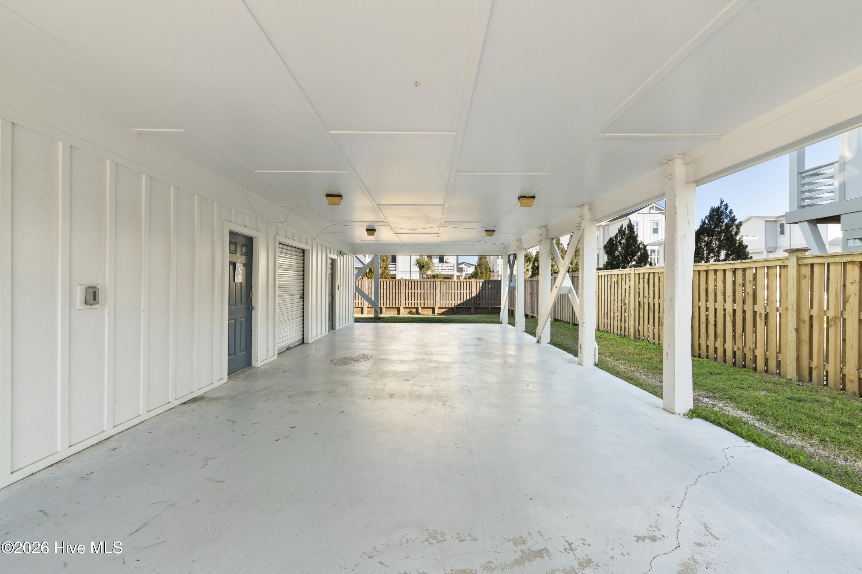 100549941 | Photo 46