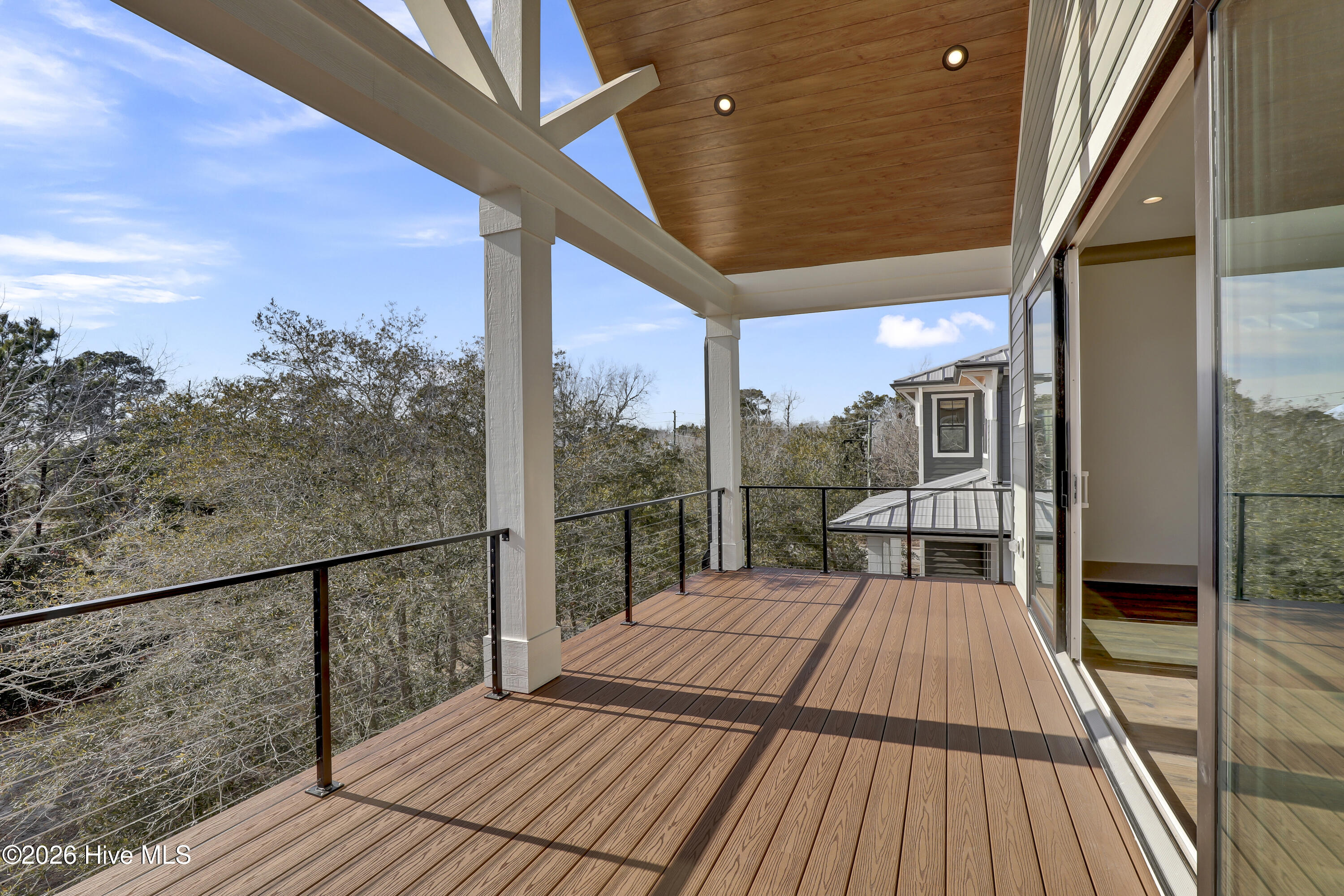 100554929 | Photo 22