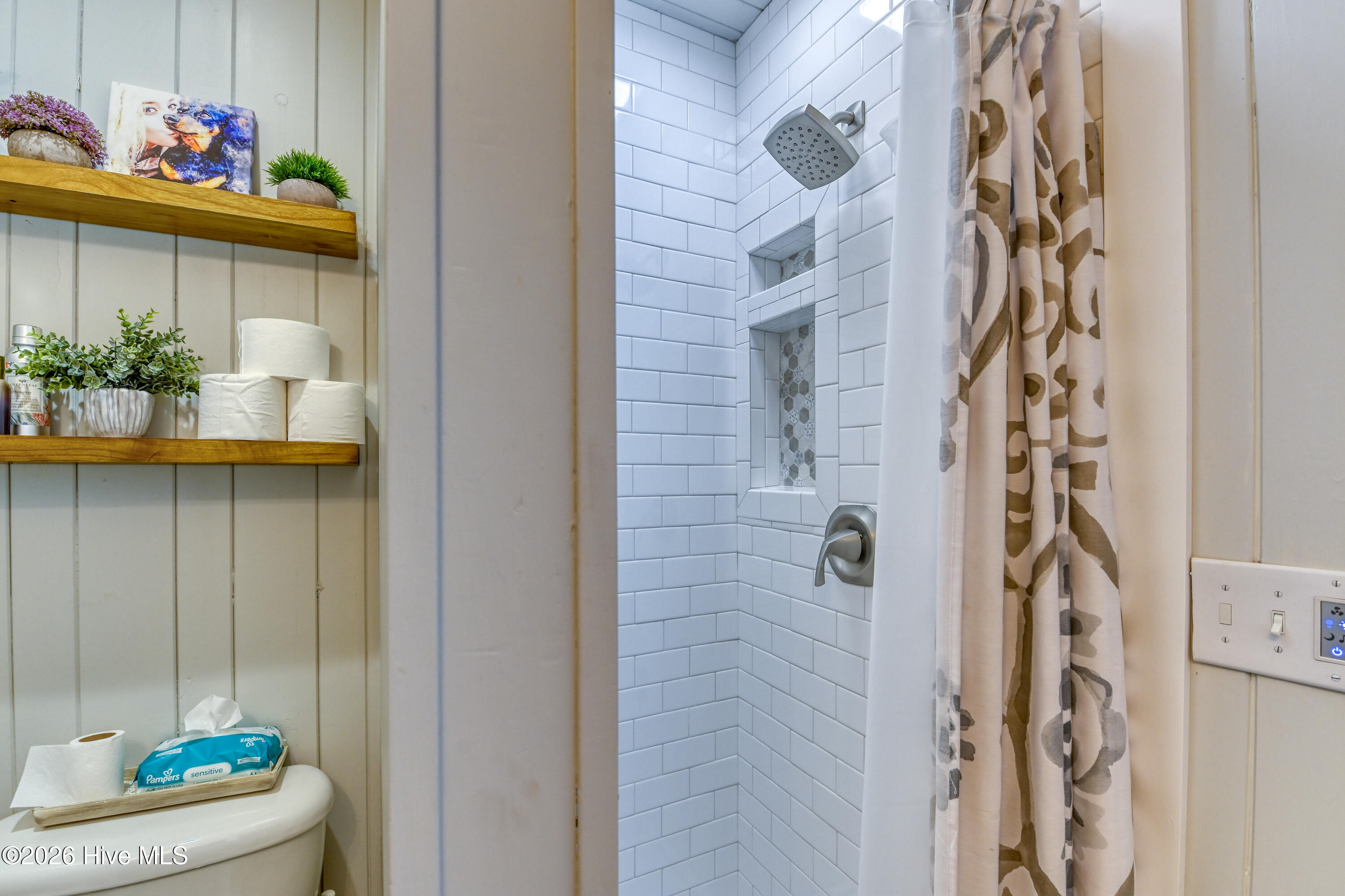 100566355 | Photo 25