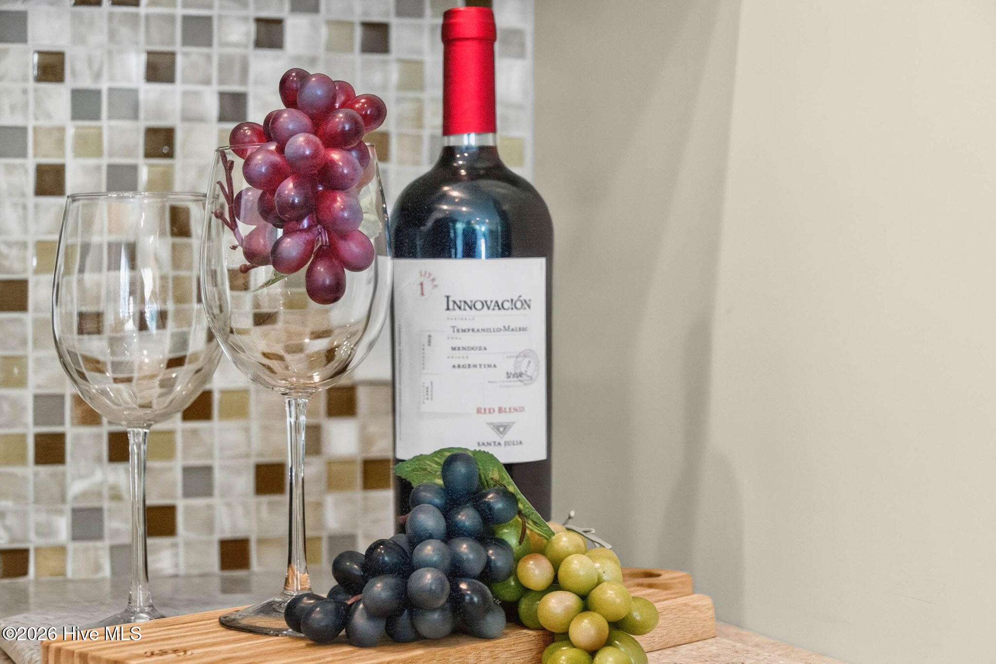 100570358 | Photo 22