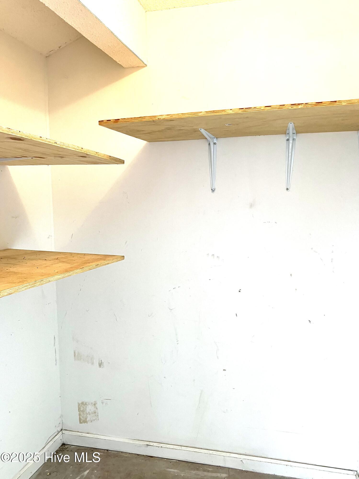 100545920 | Photo 29