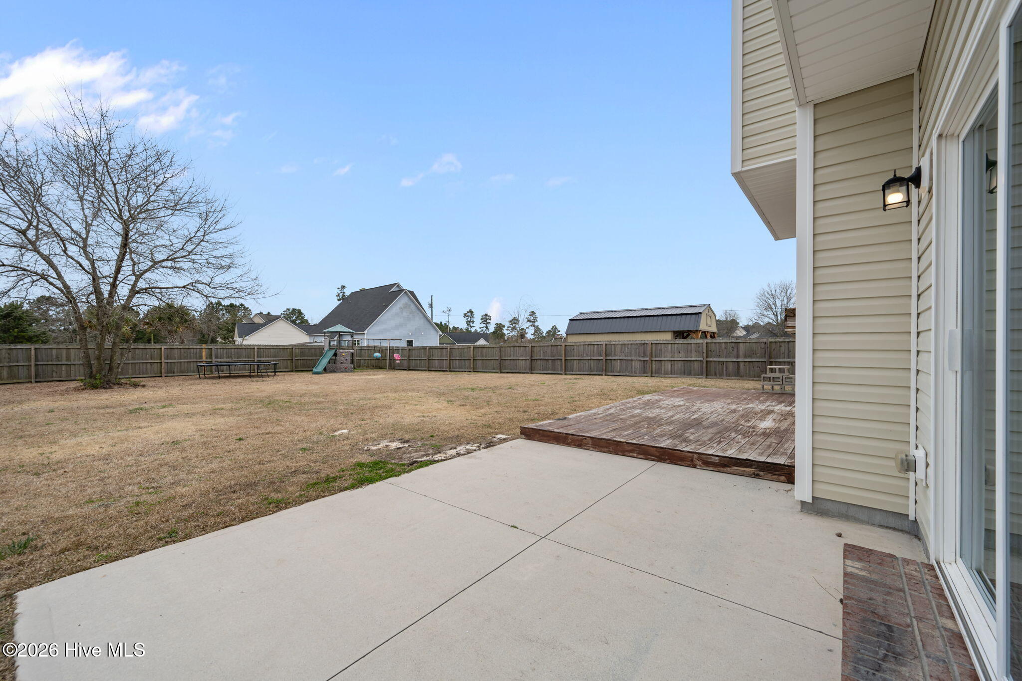 100557643 | Photo 44