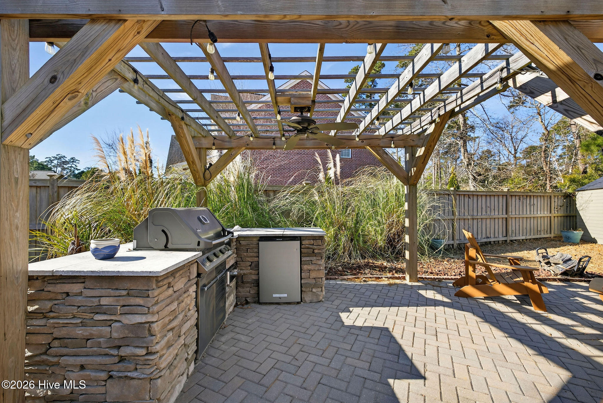 100547189 | Photo 44