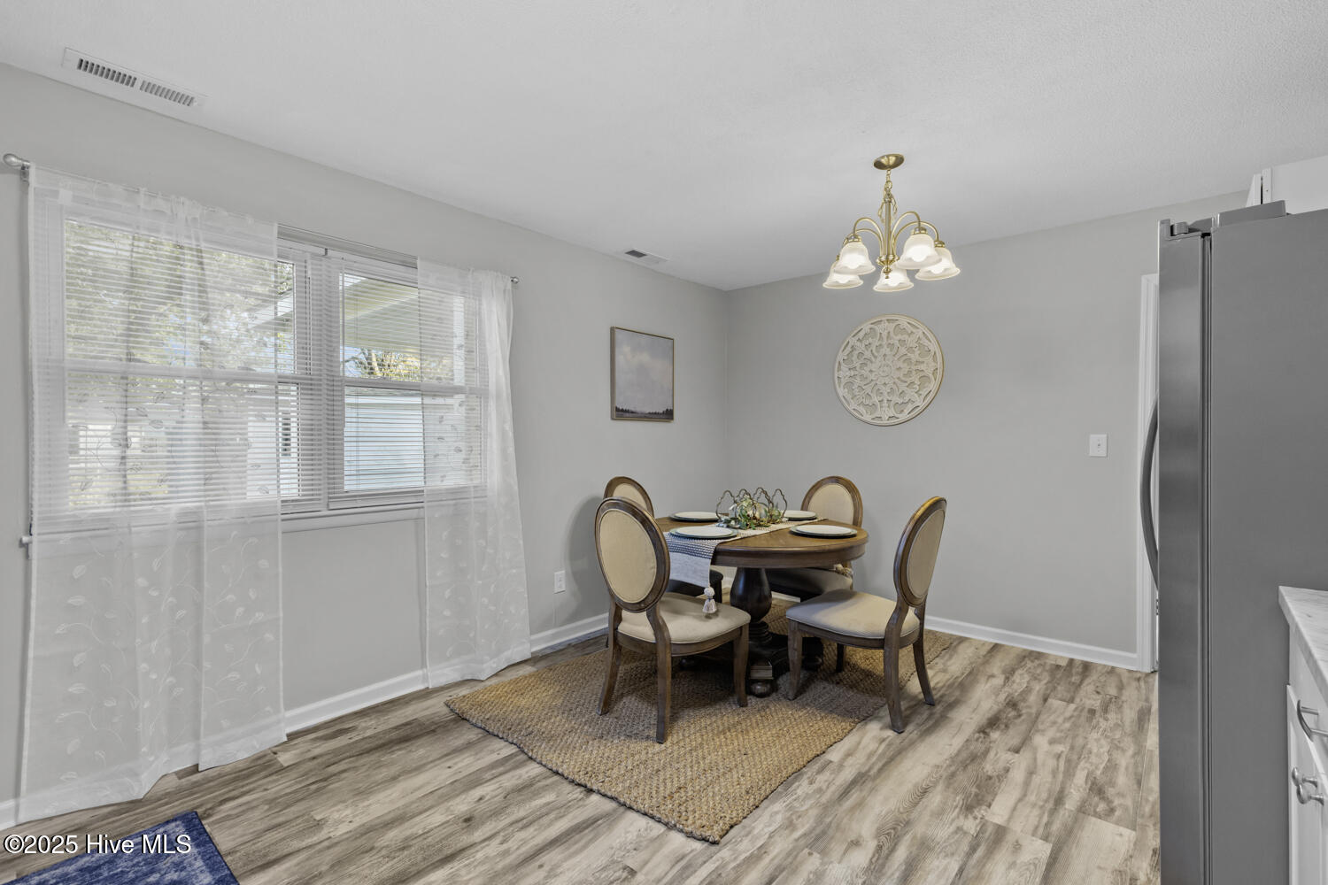 100544990 | Photo 10