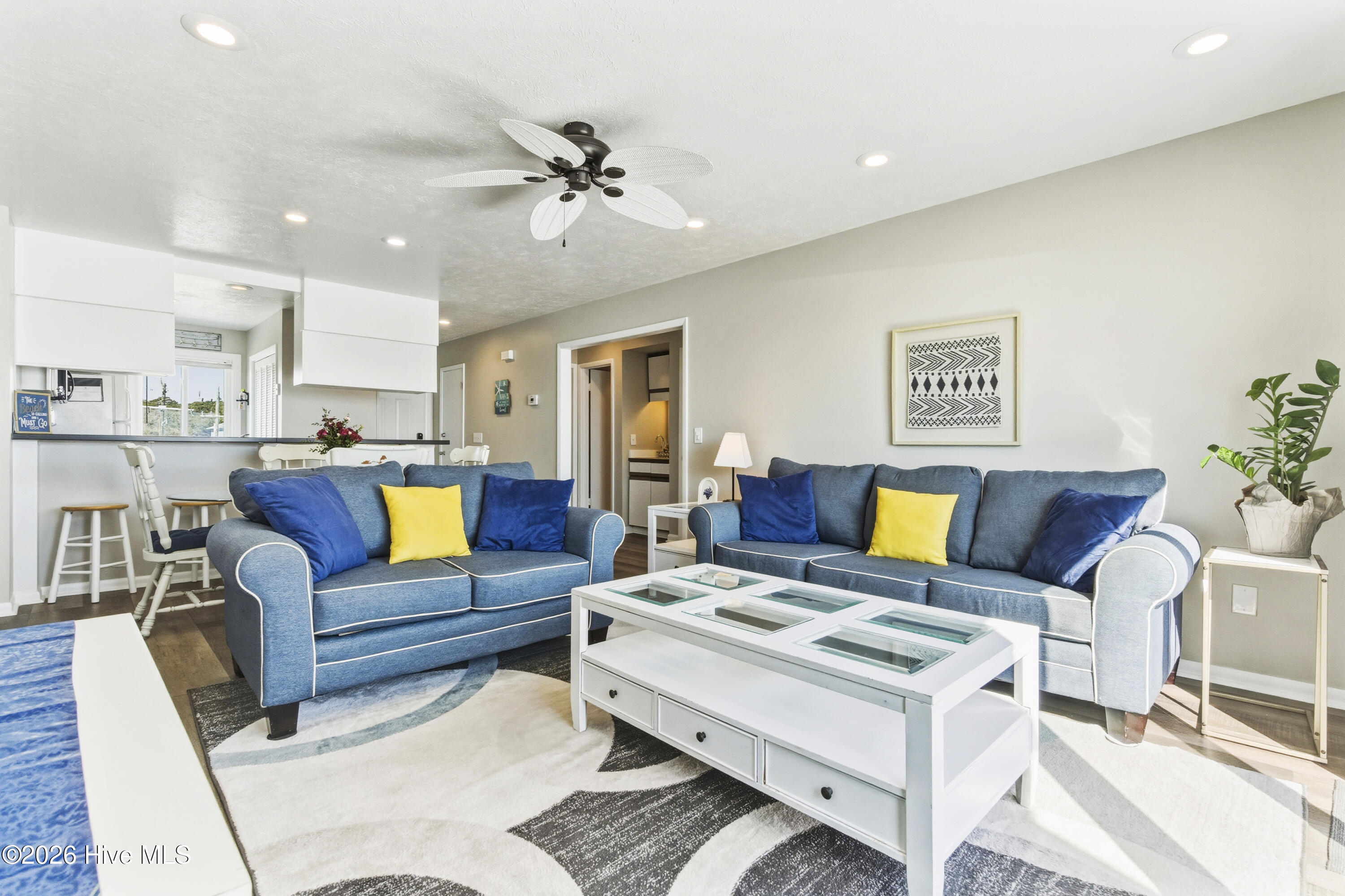 100552987 | Photo 14